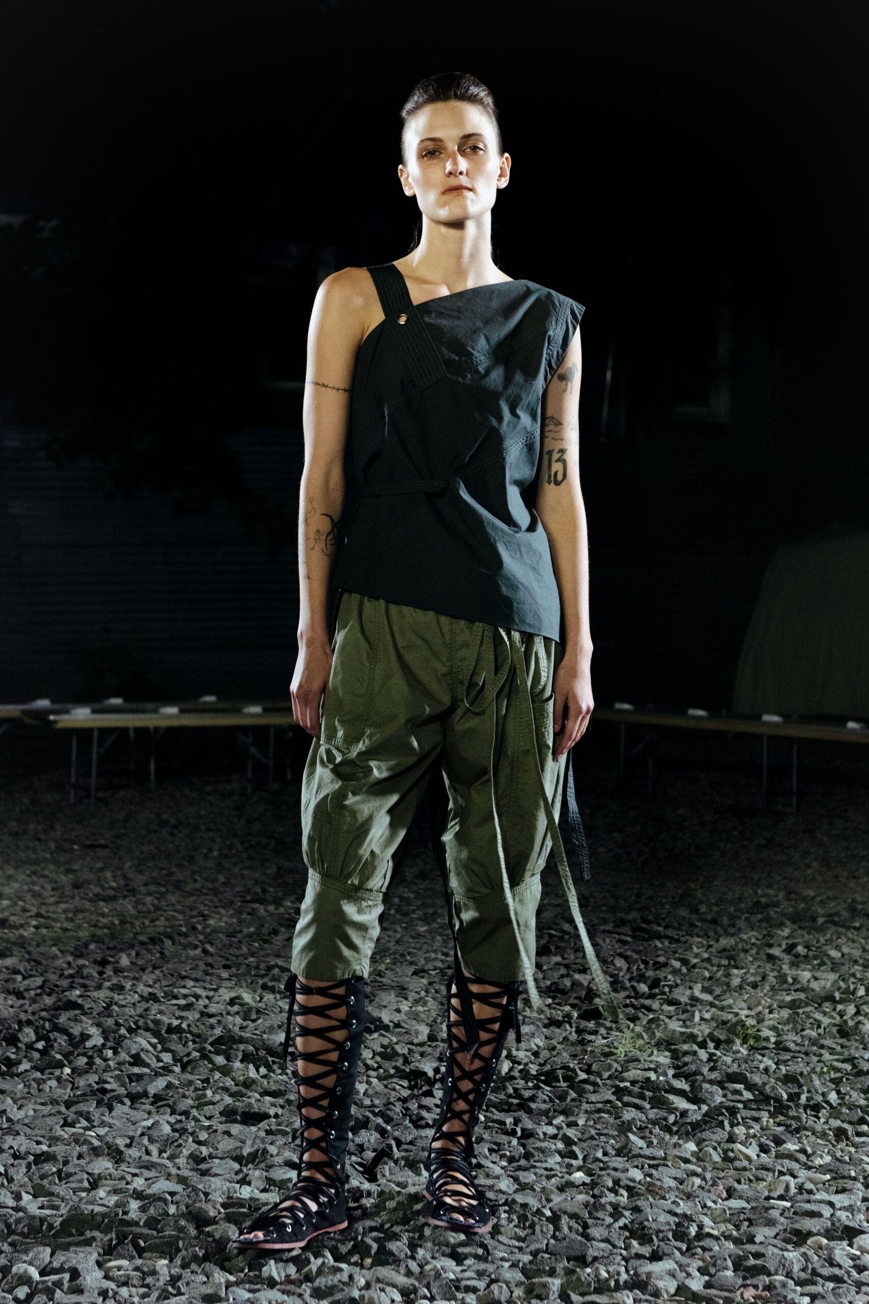 green cotton relaxed cargo pants