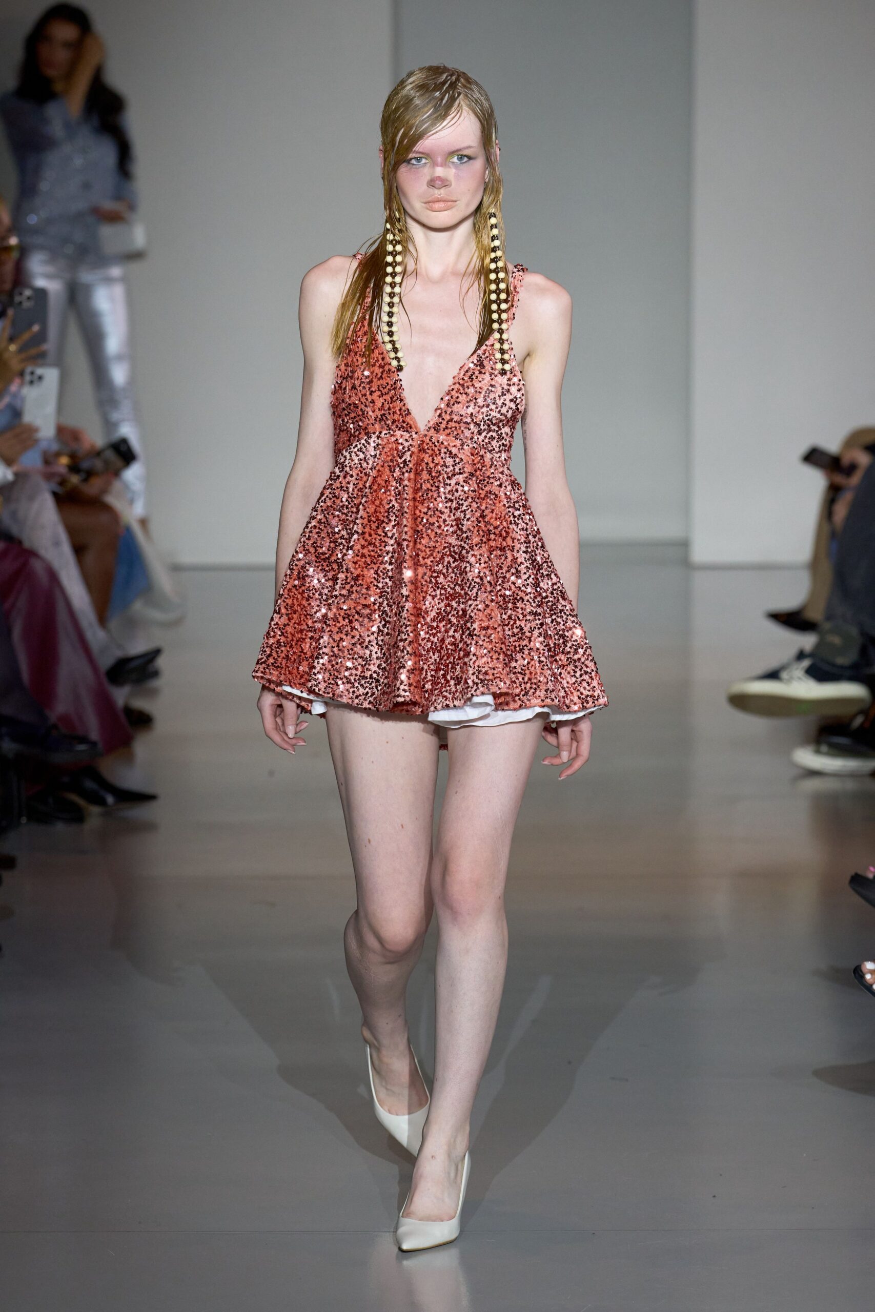 red silk sleeveless v-neck fitted pleated short top