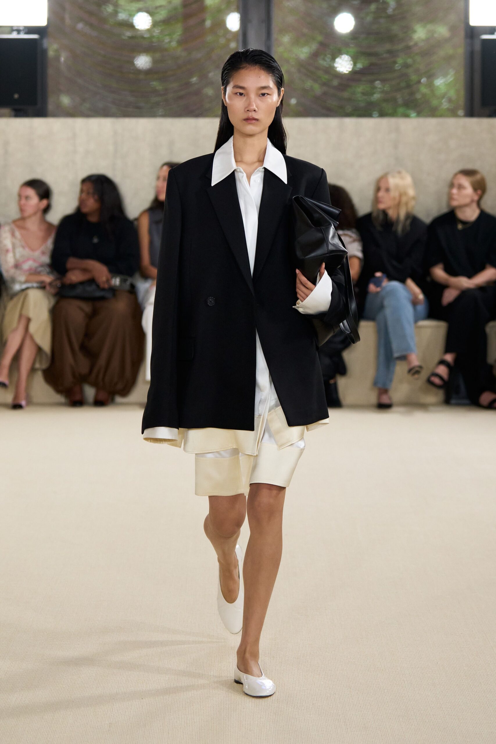 oversized black blazer with white shirt