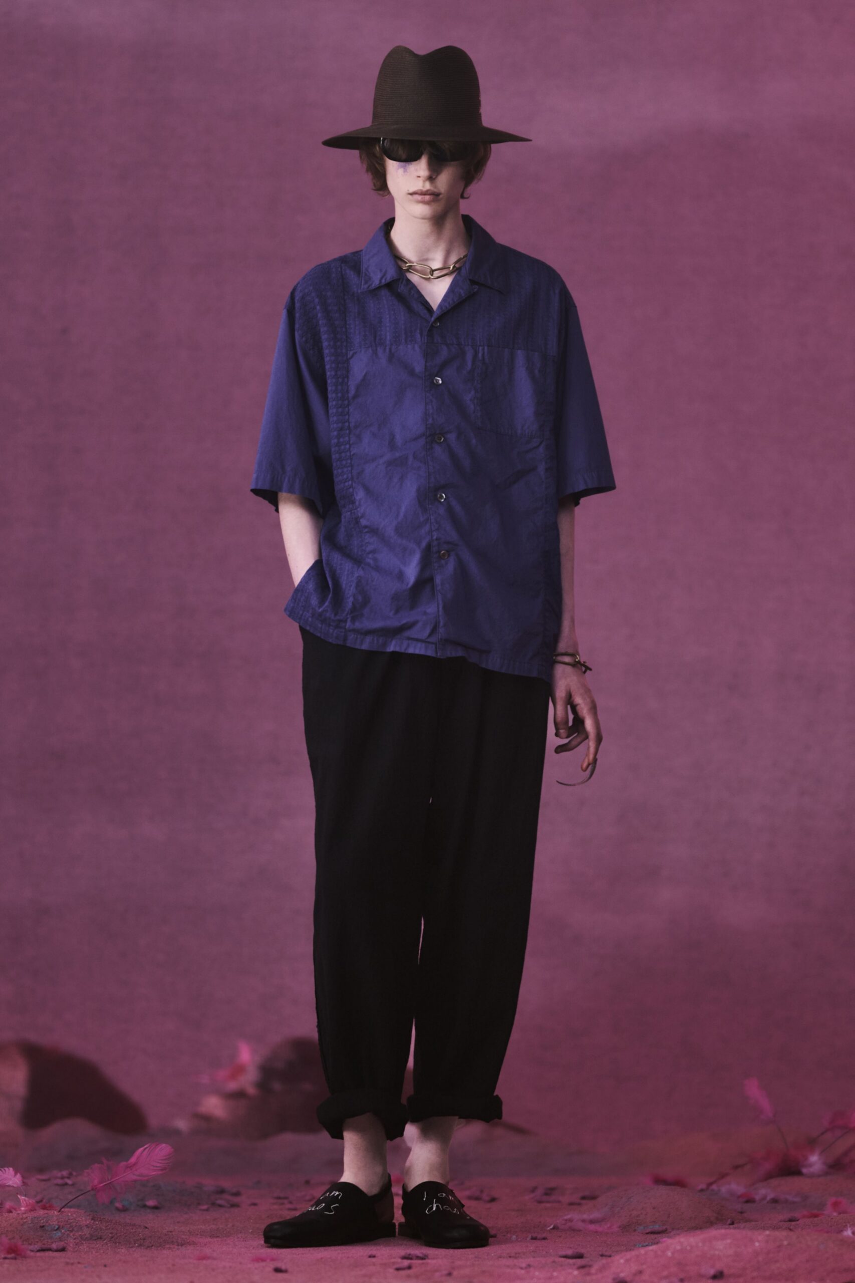 blue cotton short-sleeve collared relaxed buttoned shirt