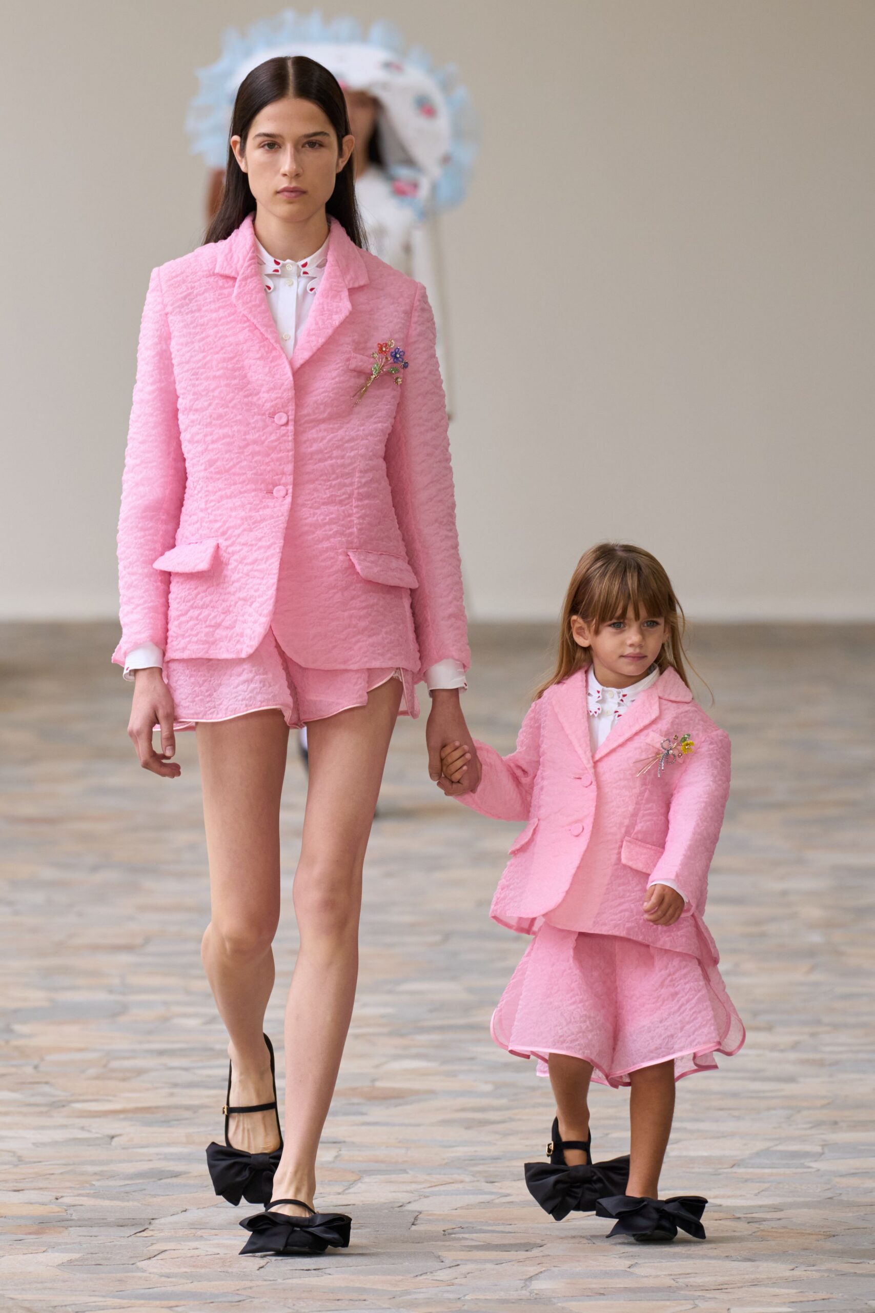 pink tweed long-sleeve collared tailored buttoned blazer