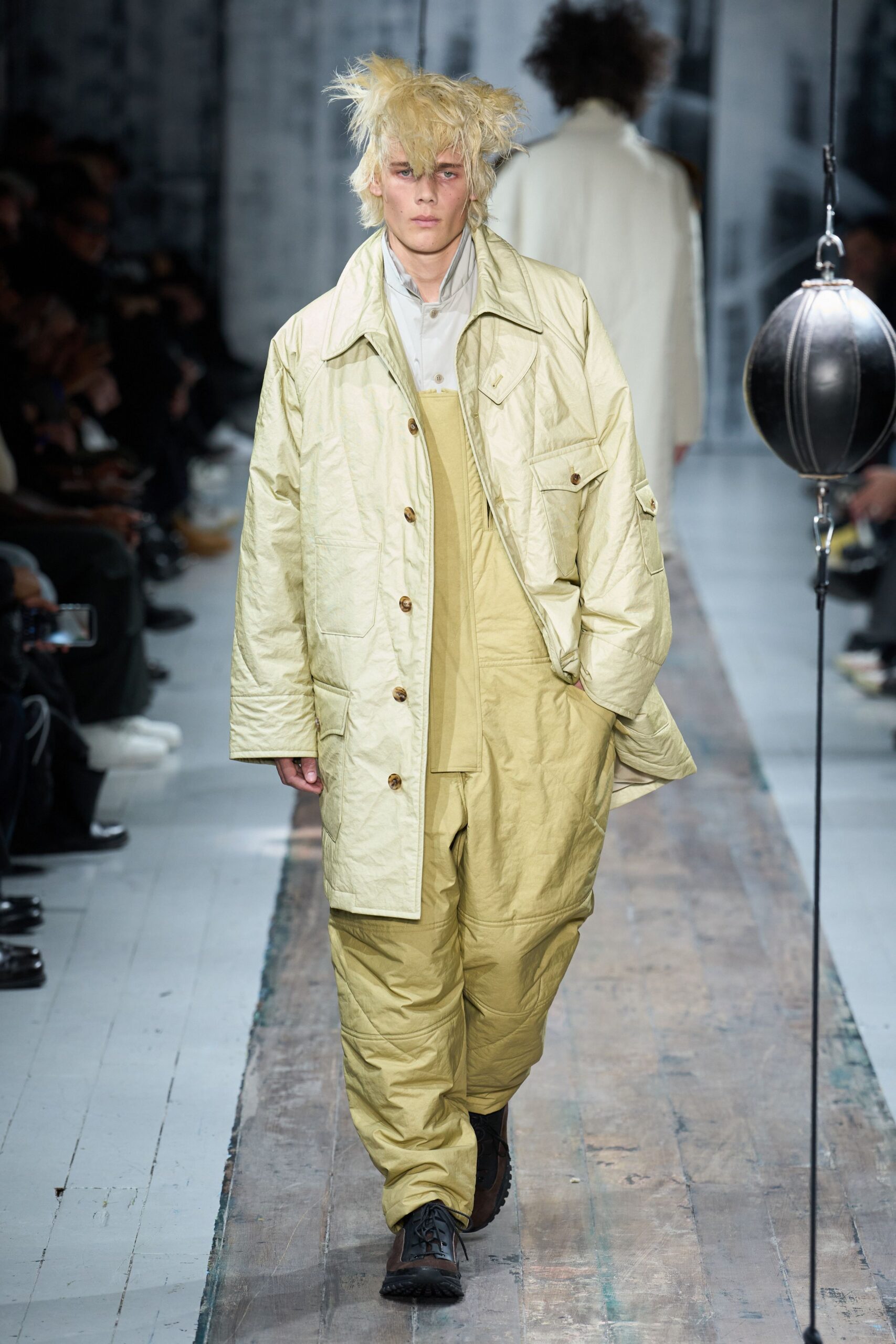 beige cotton long-sleeve collared oversized buttoned coat