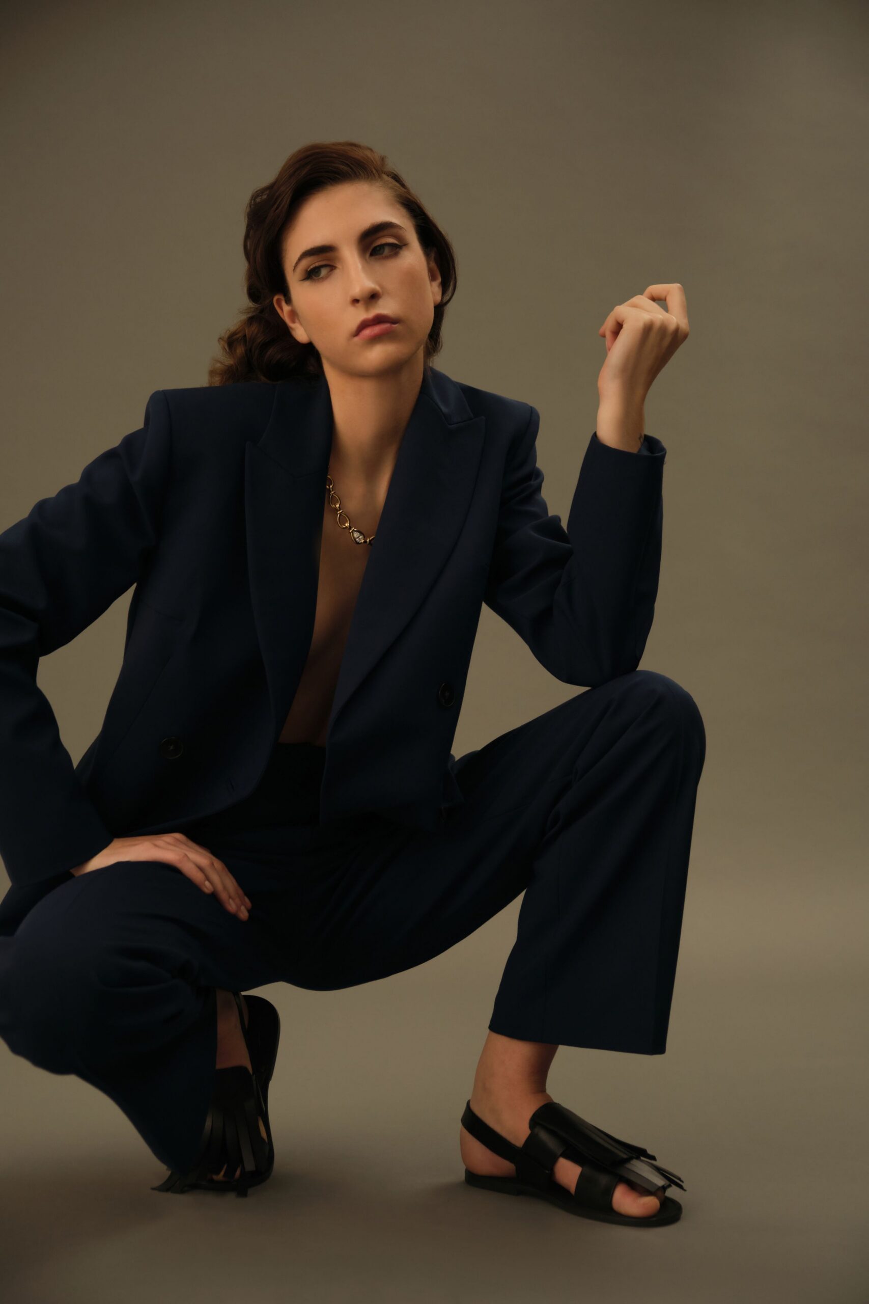 blue cotton long-sleeve collared tailored suit