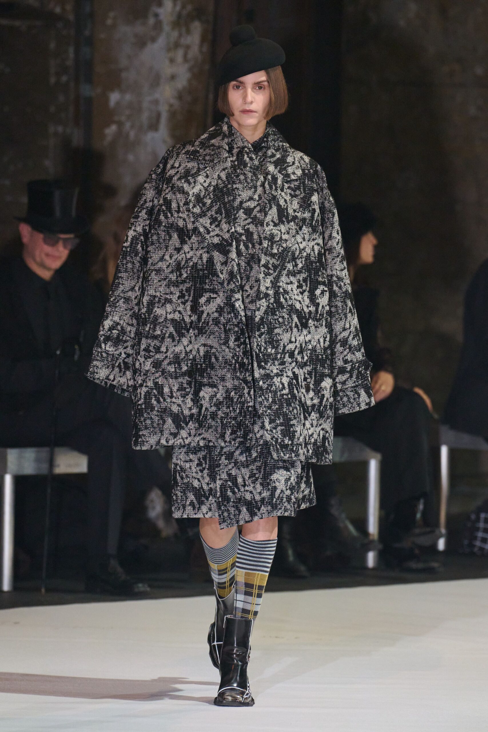 black wool long-sleeve collared oversized printed coat