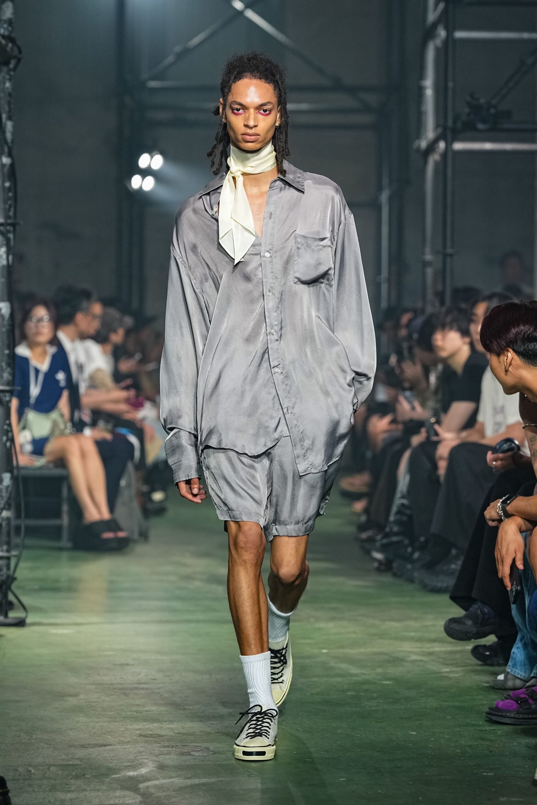 gray silk long-sleeve collared relaxed buttoned short shirt