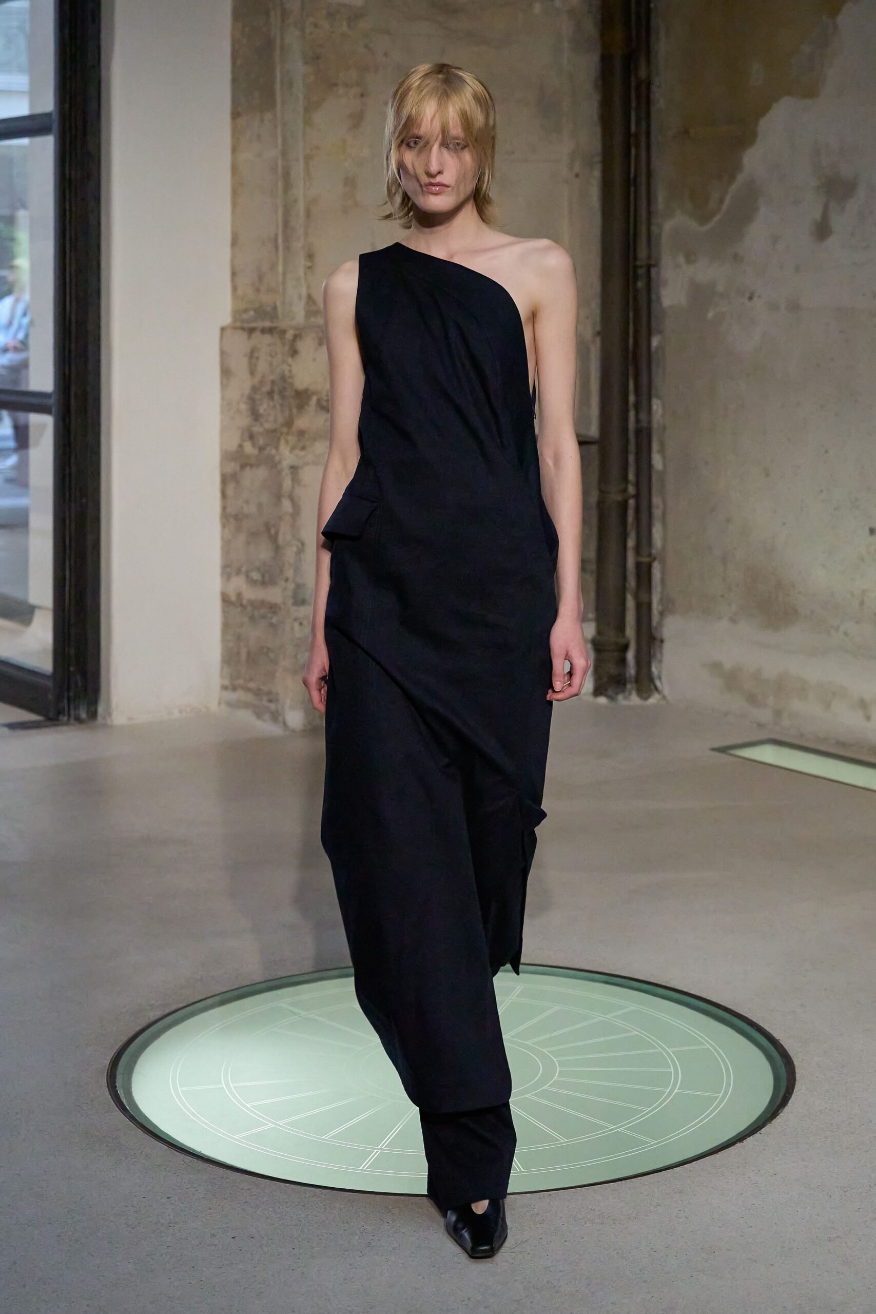 black fitted asymmetric dress