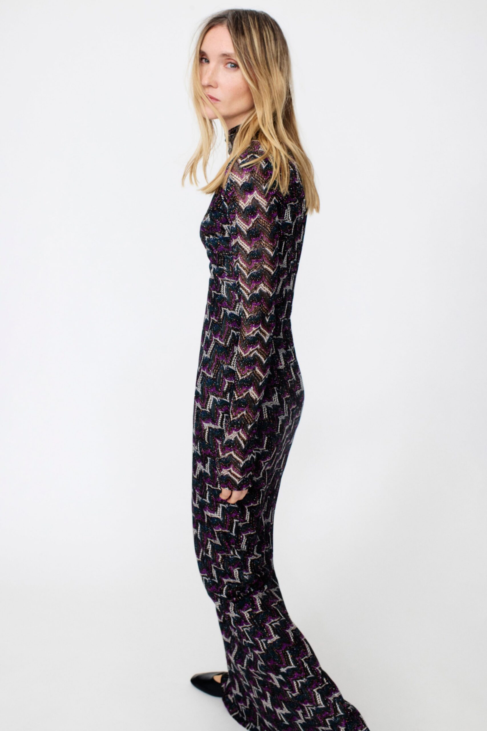 black multi zigzag gown with shoes