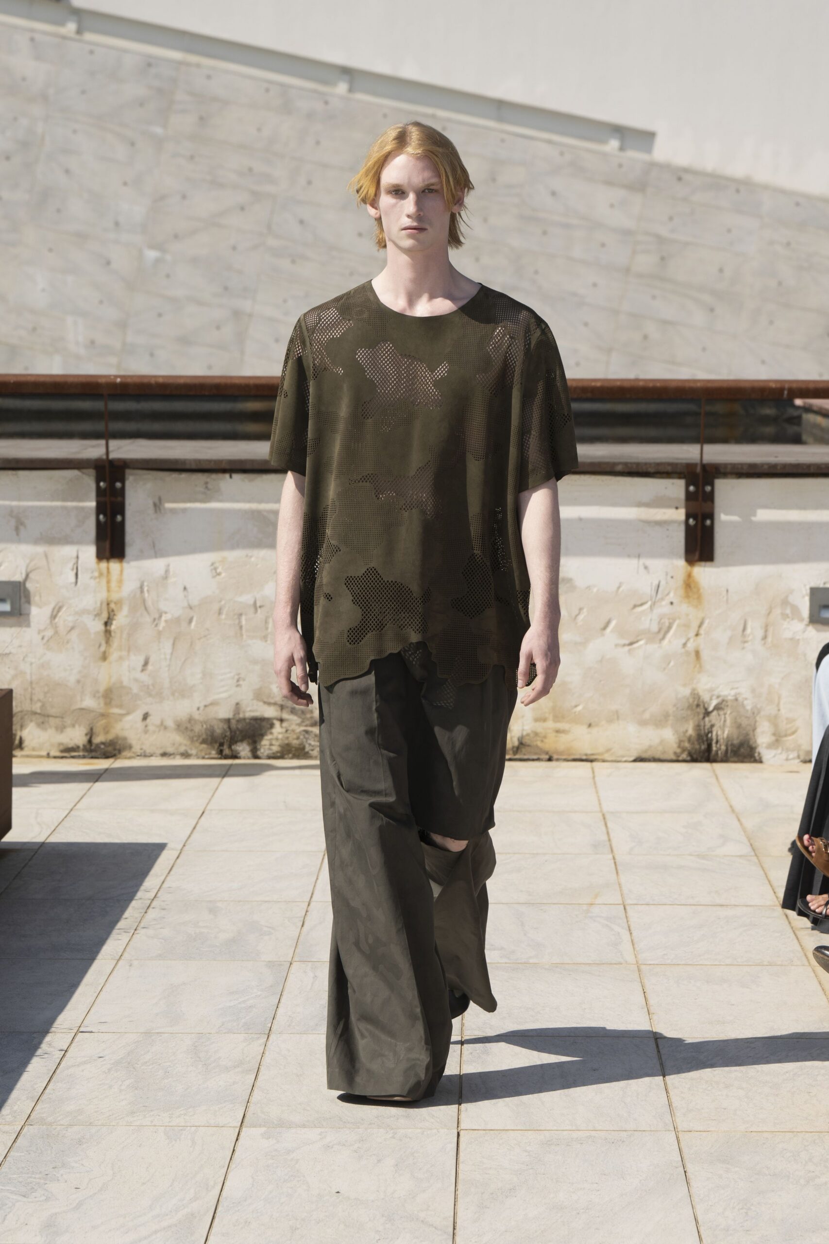 green cotton short-sleeve collared relaxed embroidered top