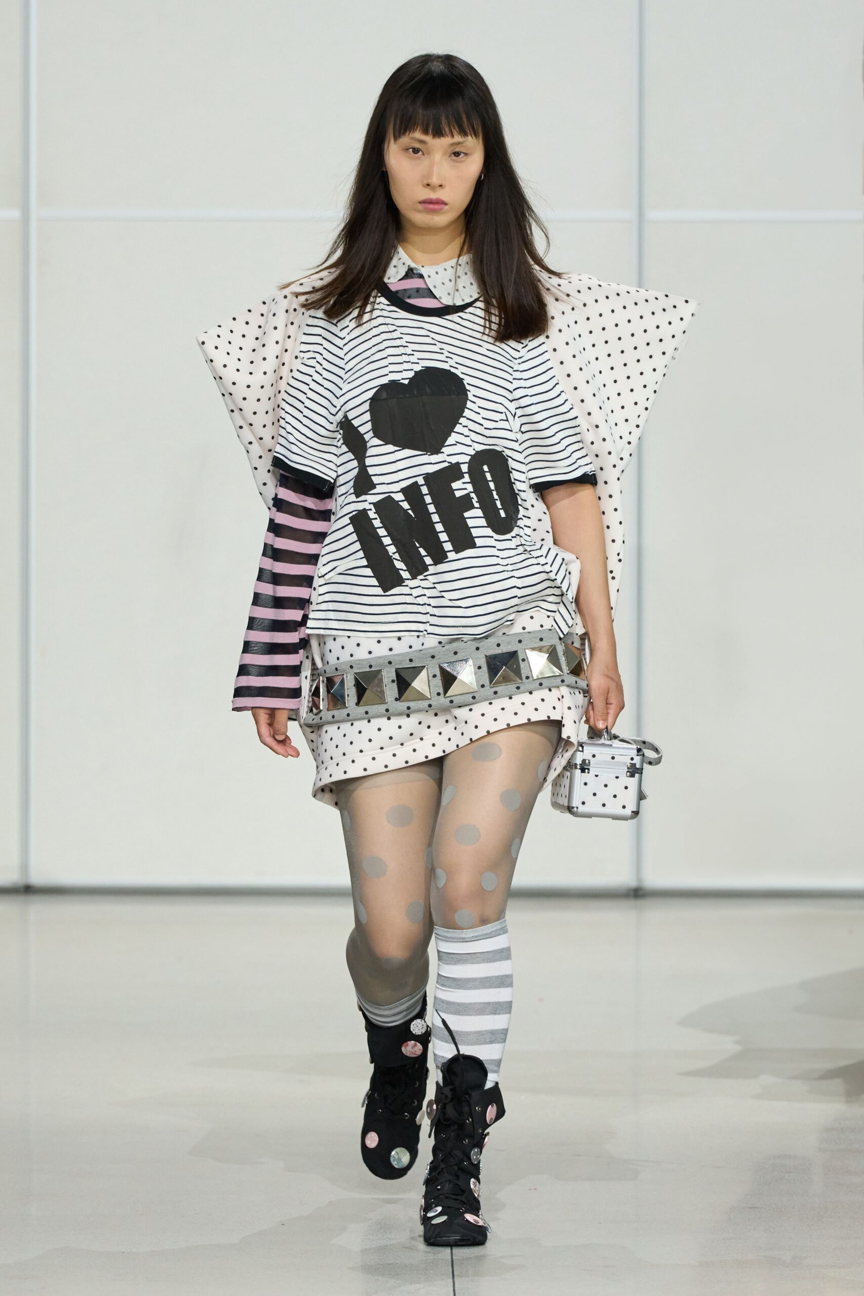 white cotton short-sleeve collared oversized printed polka-dot top