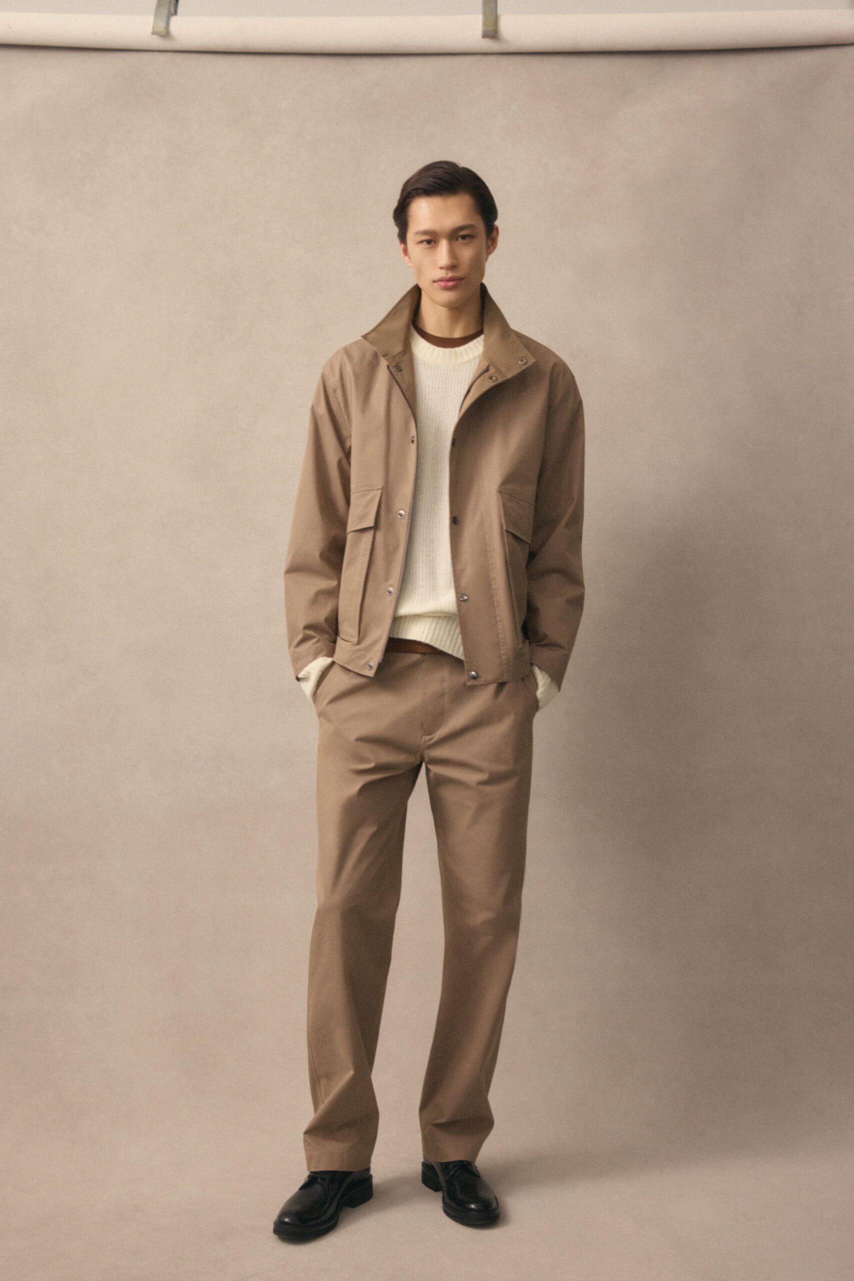 beige cotton long-sleeve collared relaxed buttoned pockets jacket