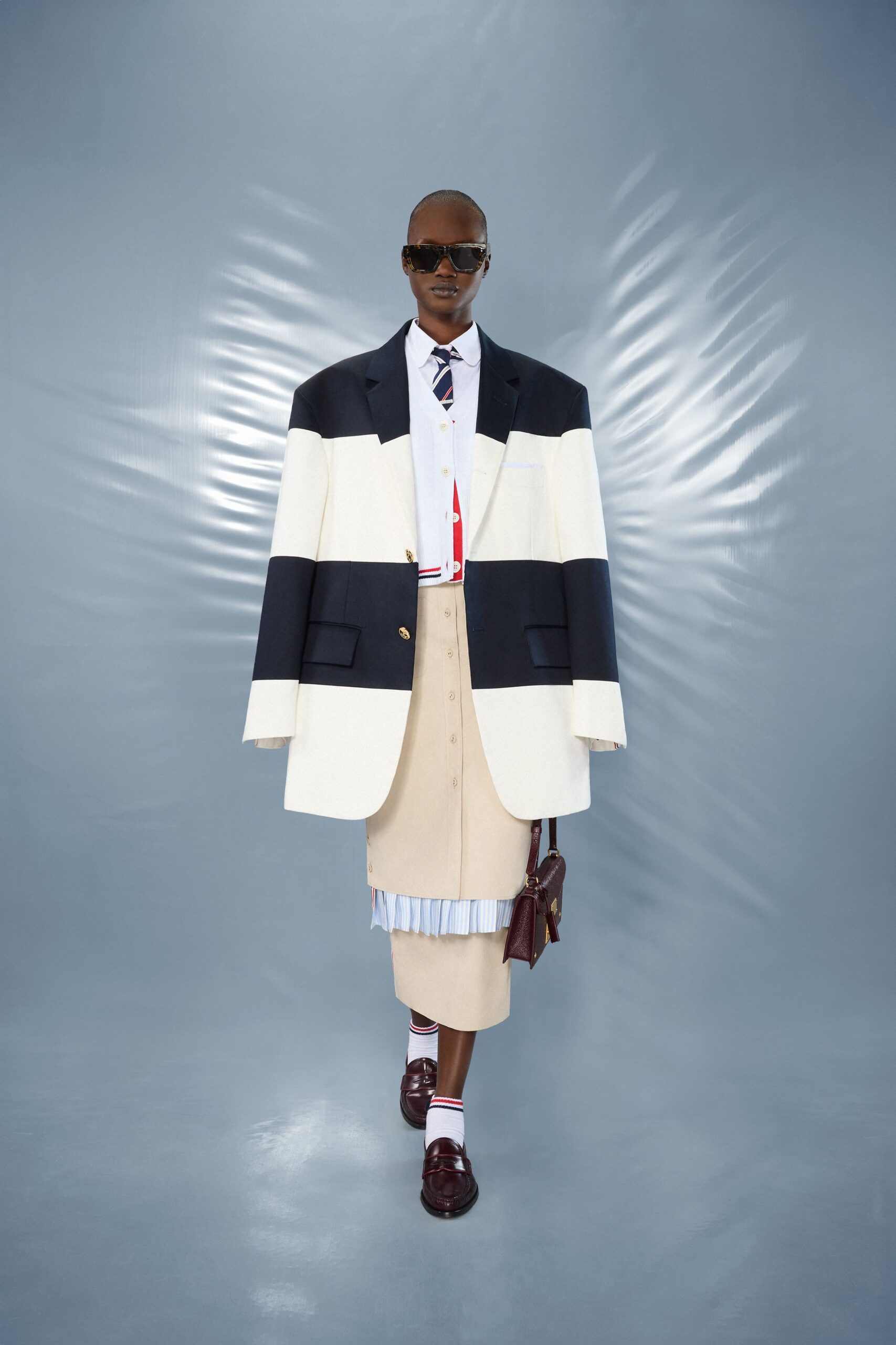 beige fitted buttoned skirt