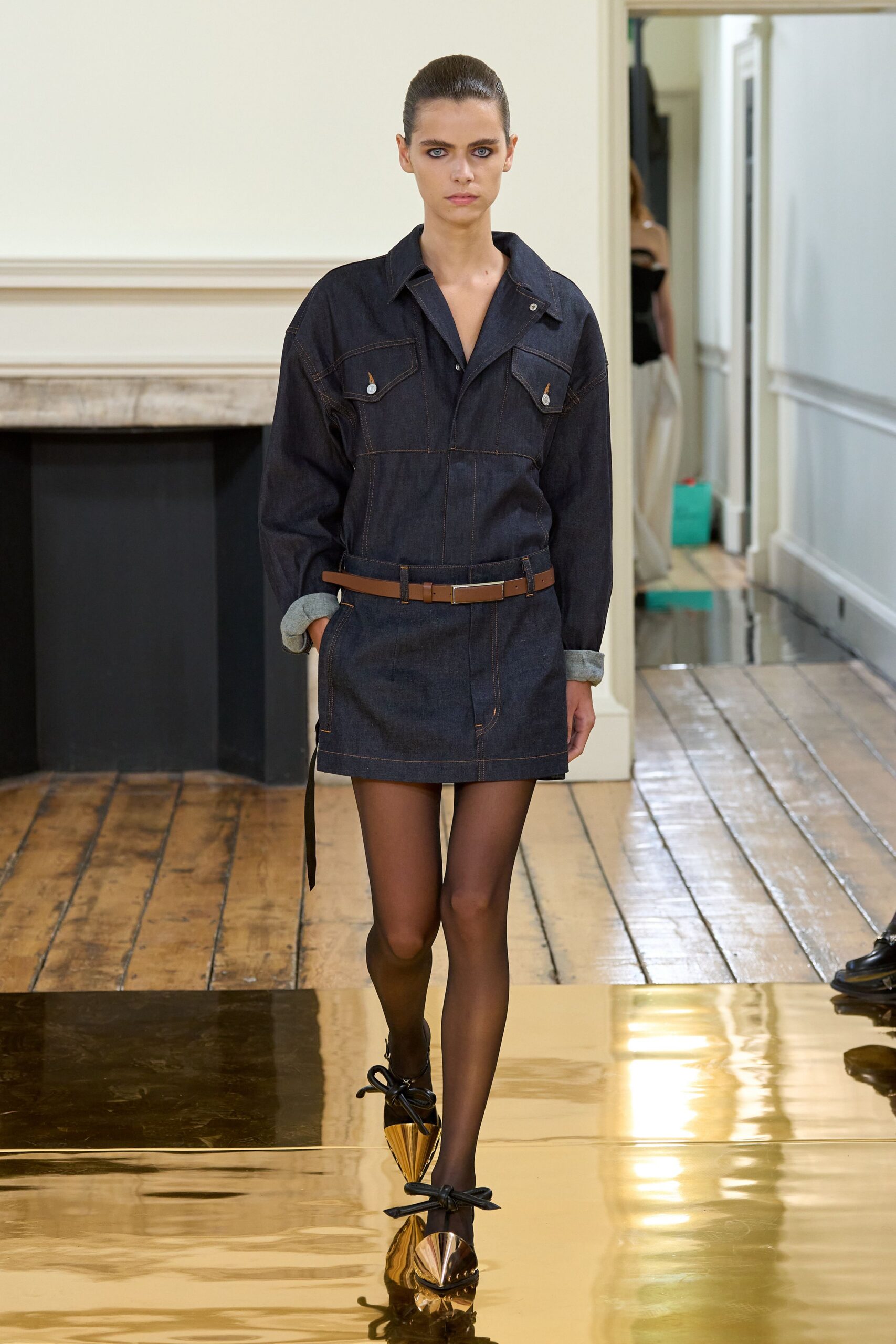 blue denim long-sleeve collared fitted buttoned pockets dress