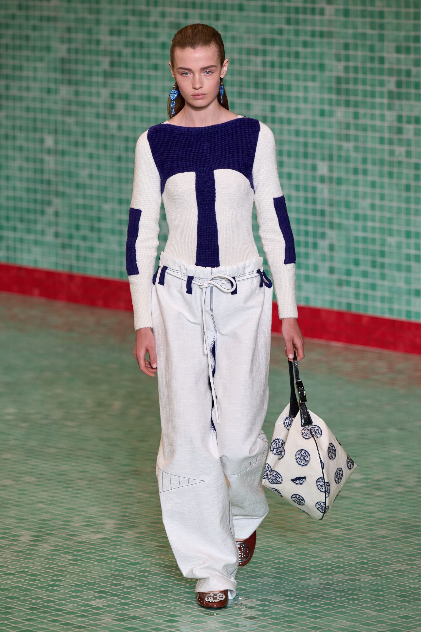white cotton long-sleeve collared fitted color-blocked sweater