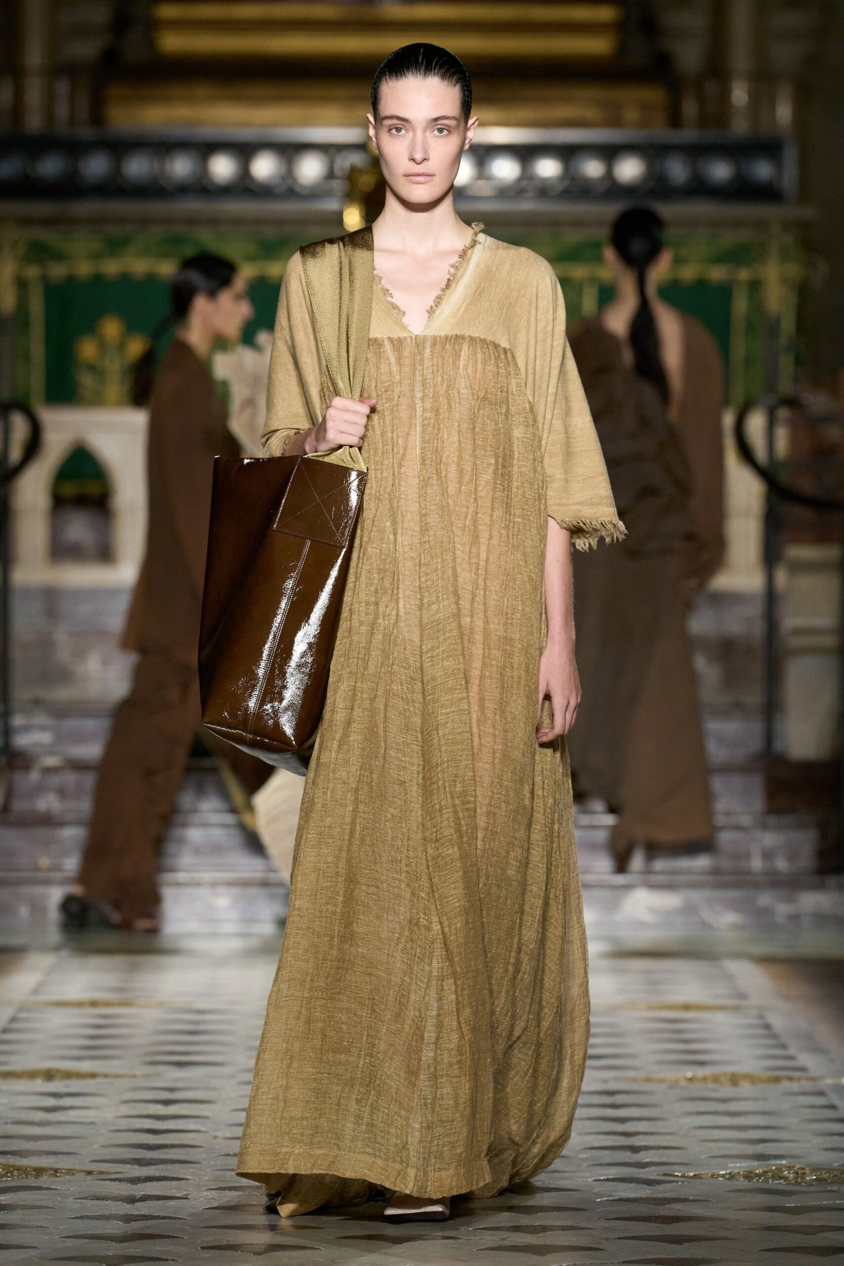 brown relaxed maxi dress with bag