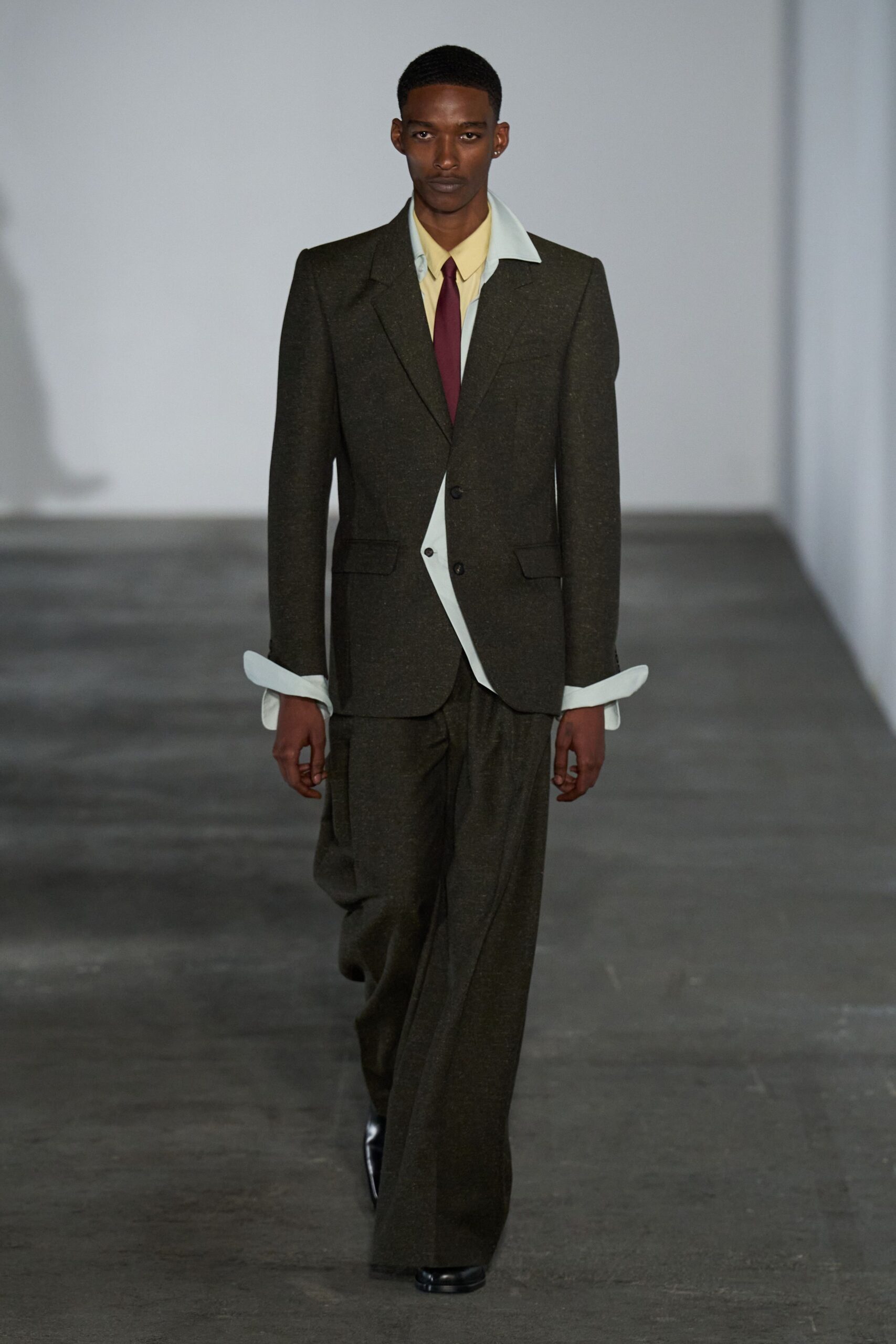 brown wool long-sleeve collared tailored buttoned wide-leg suit