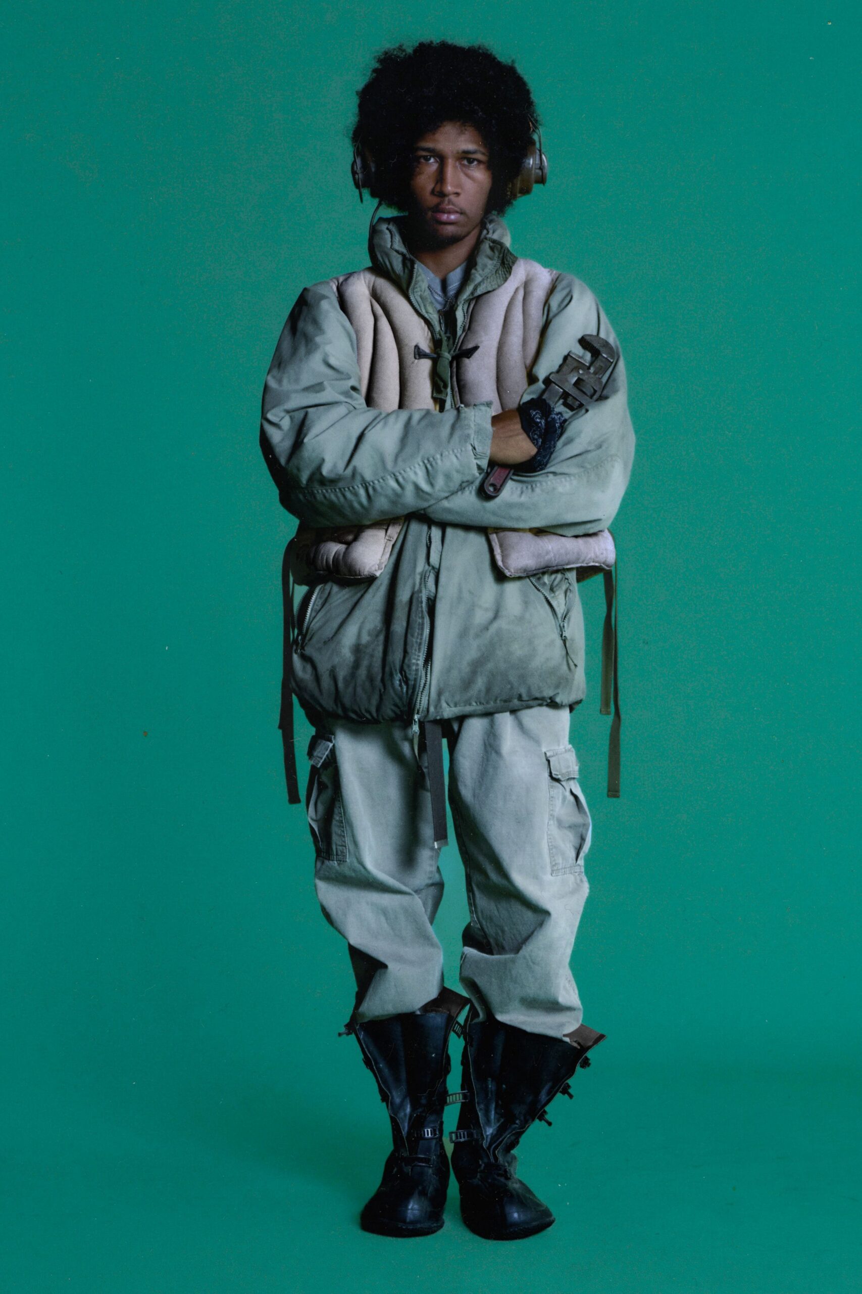 green relaxed jacket beige cargo pants