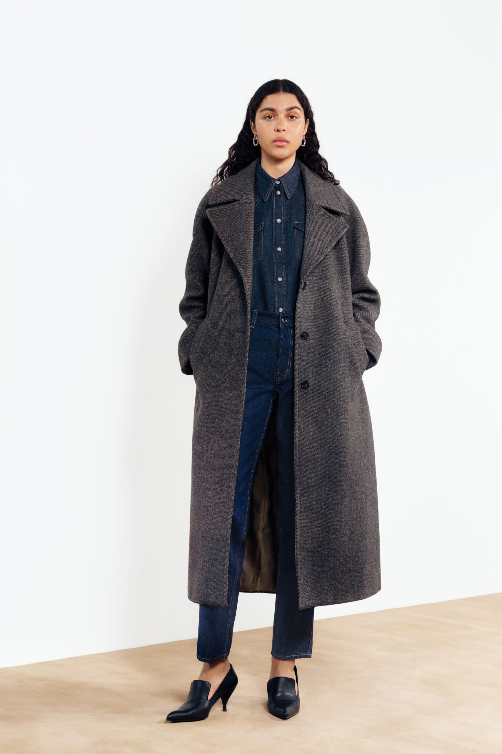 gray wool long-sleeve collared relaxed buttoned maxi coat