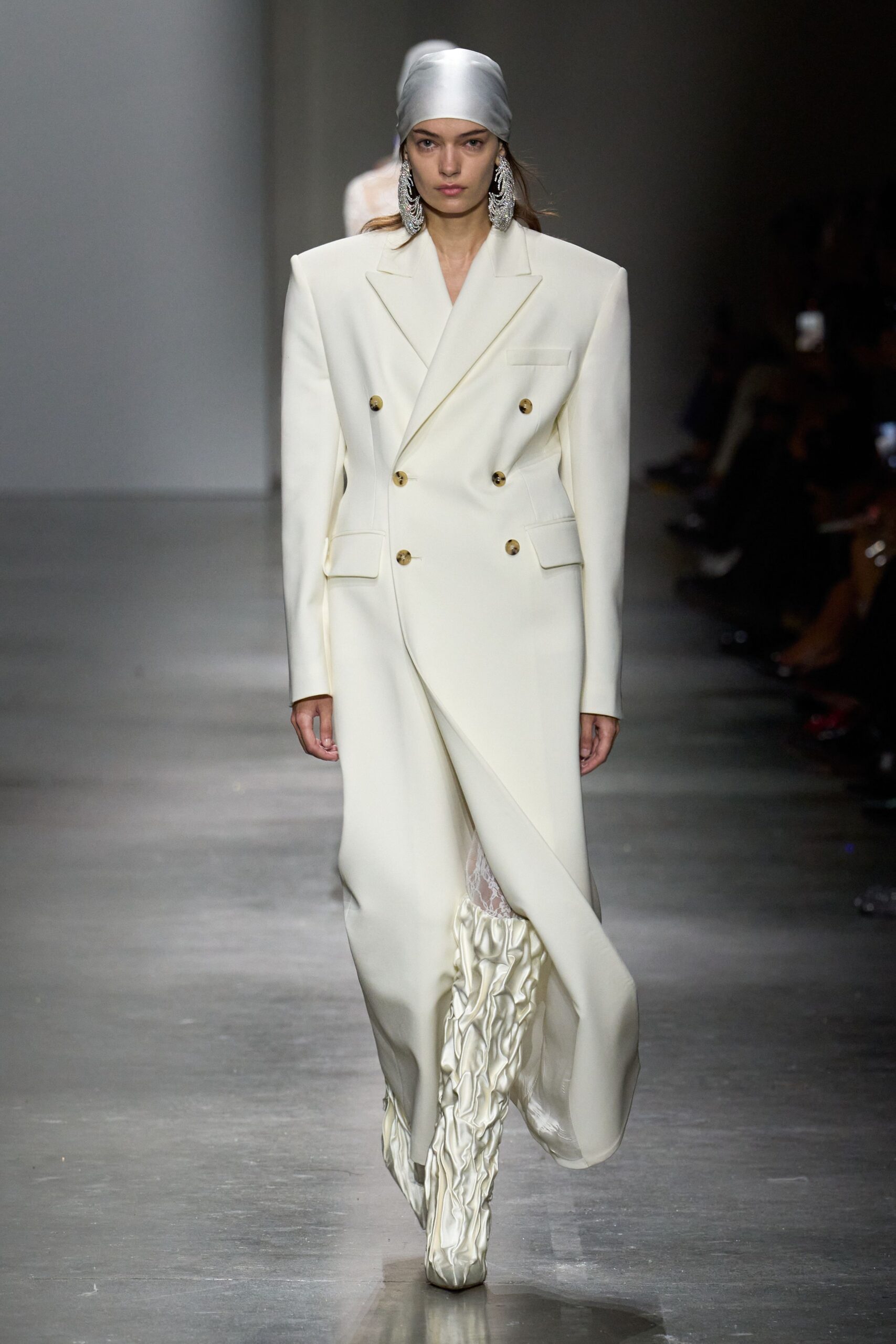 white wool long-sleeve double-breasted structured buttoned flowing coat