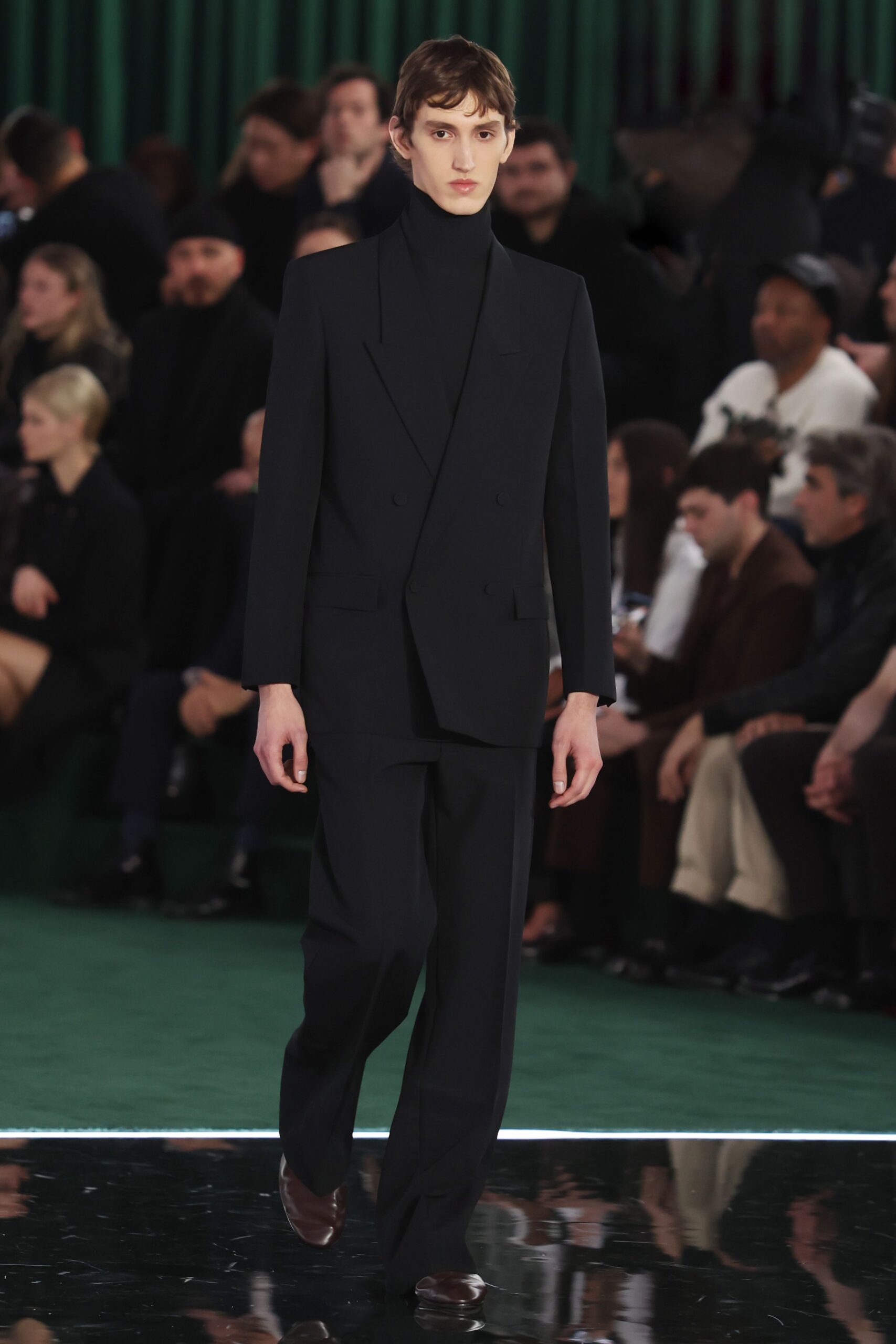 black wool long-sleeve collared tailored suit