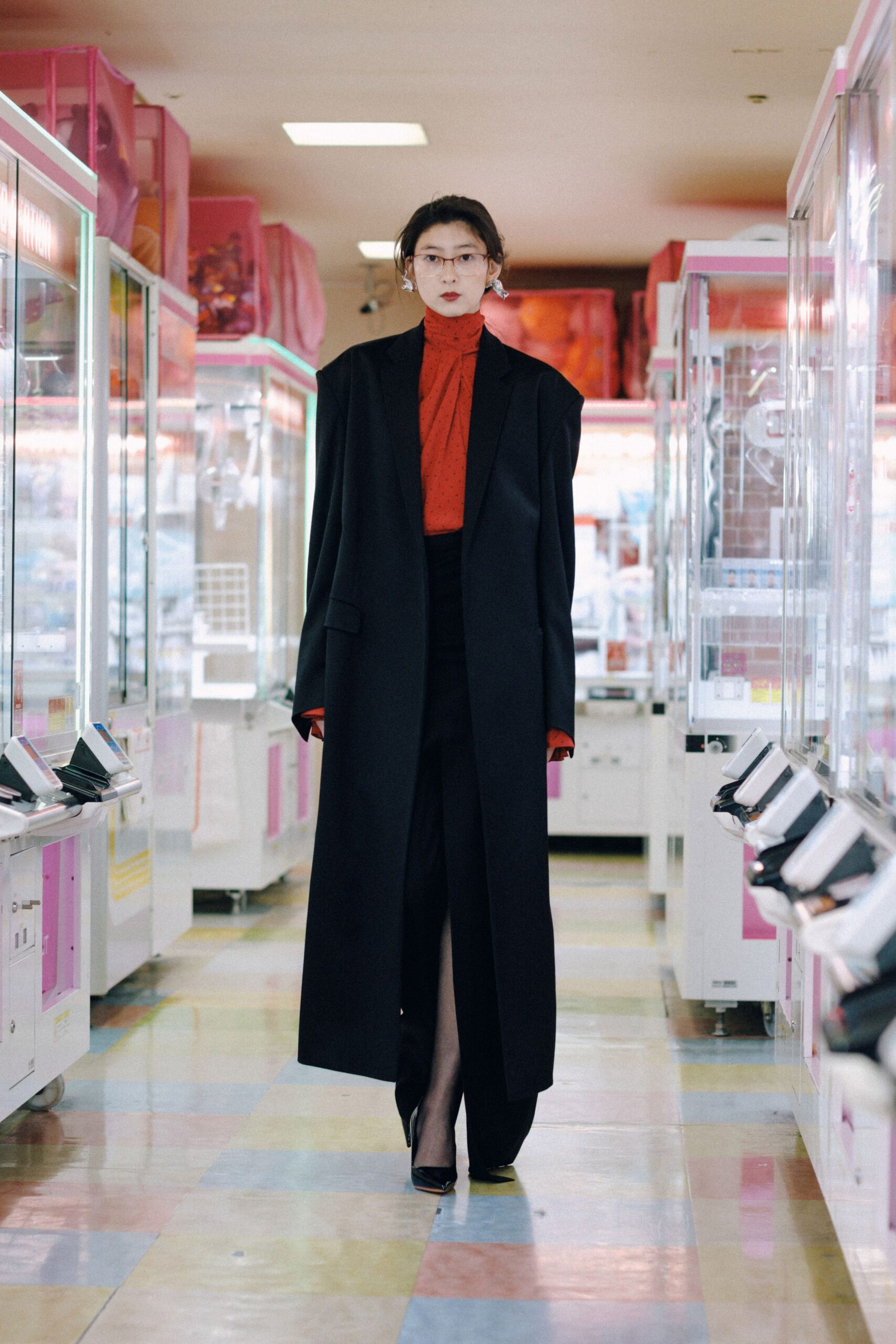 black wool long-sleeve slit tailored pants