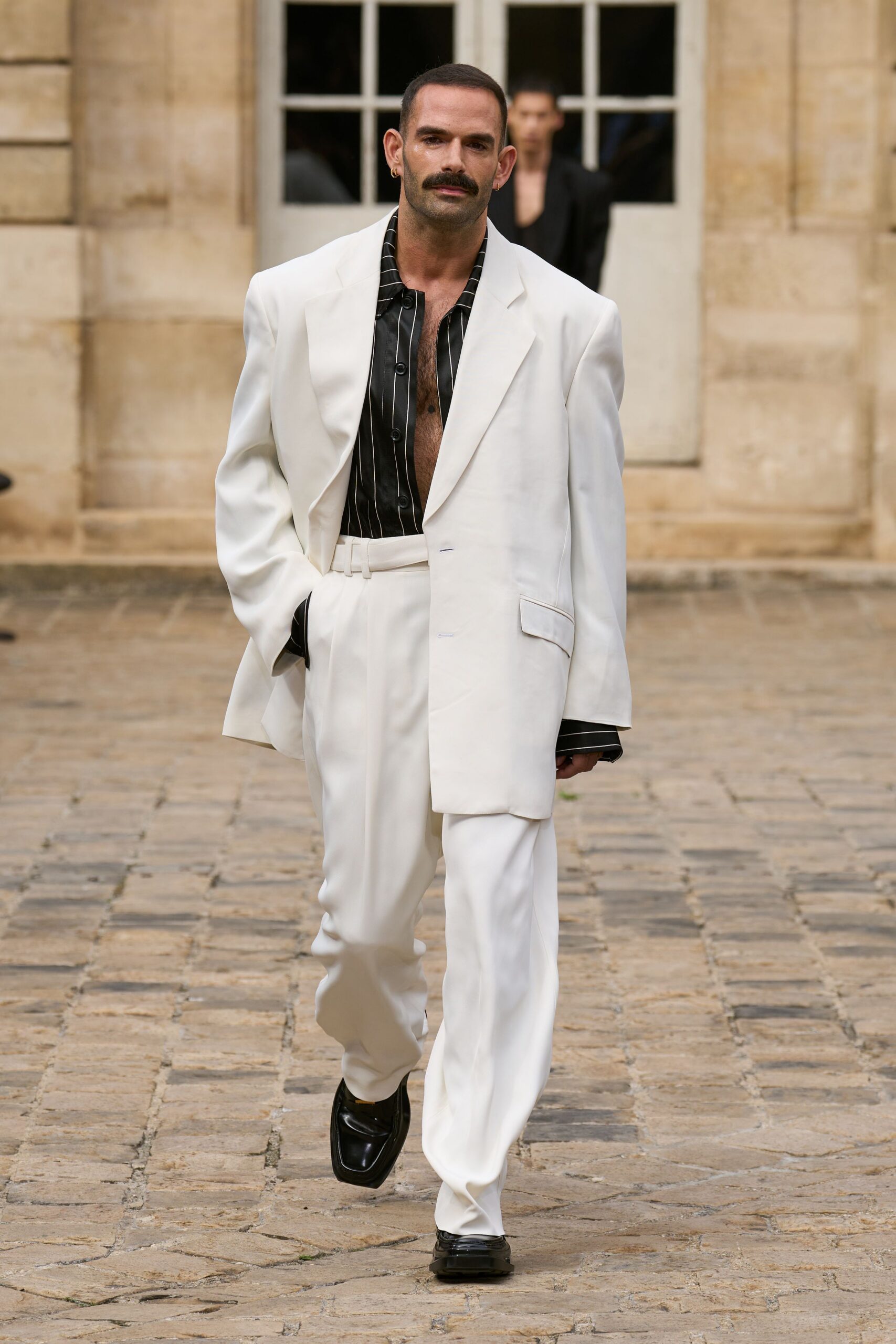 white cotton long-sleeve collared tailored buttoned suit