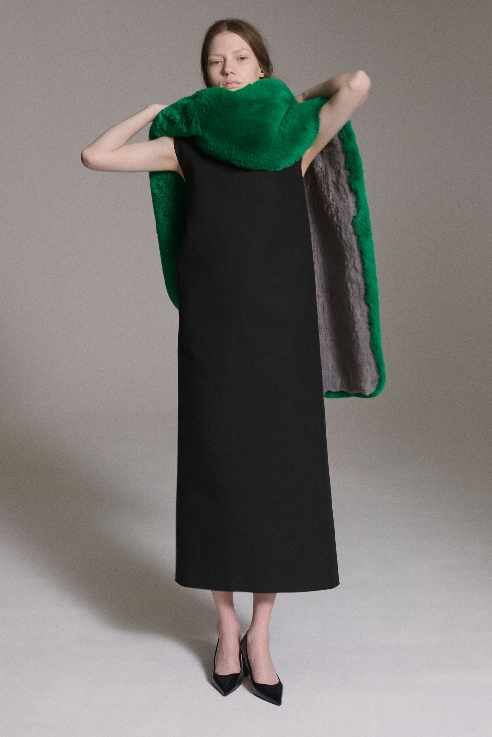 green faux-fur relaxed cape