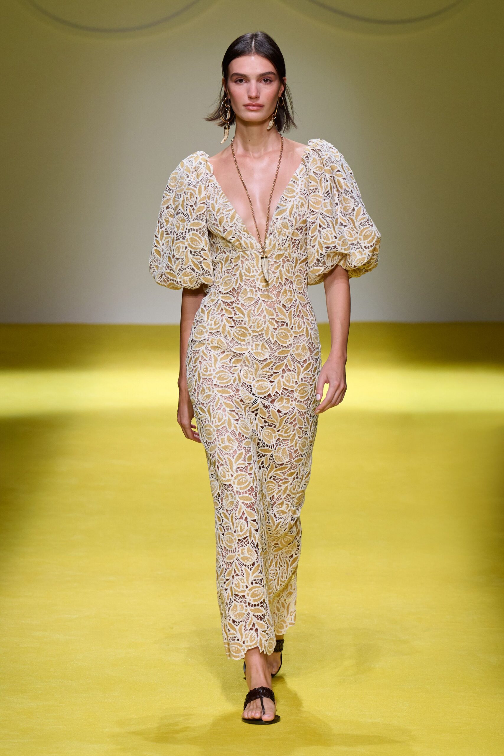 yellow lace short-sleeve v-neck fitted embroidered jumpsuit