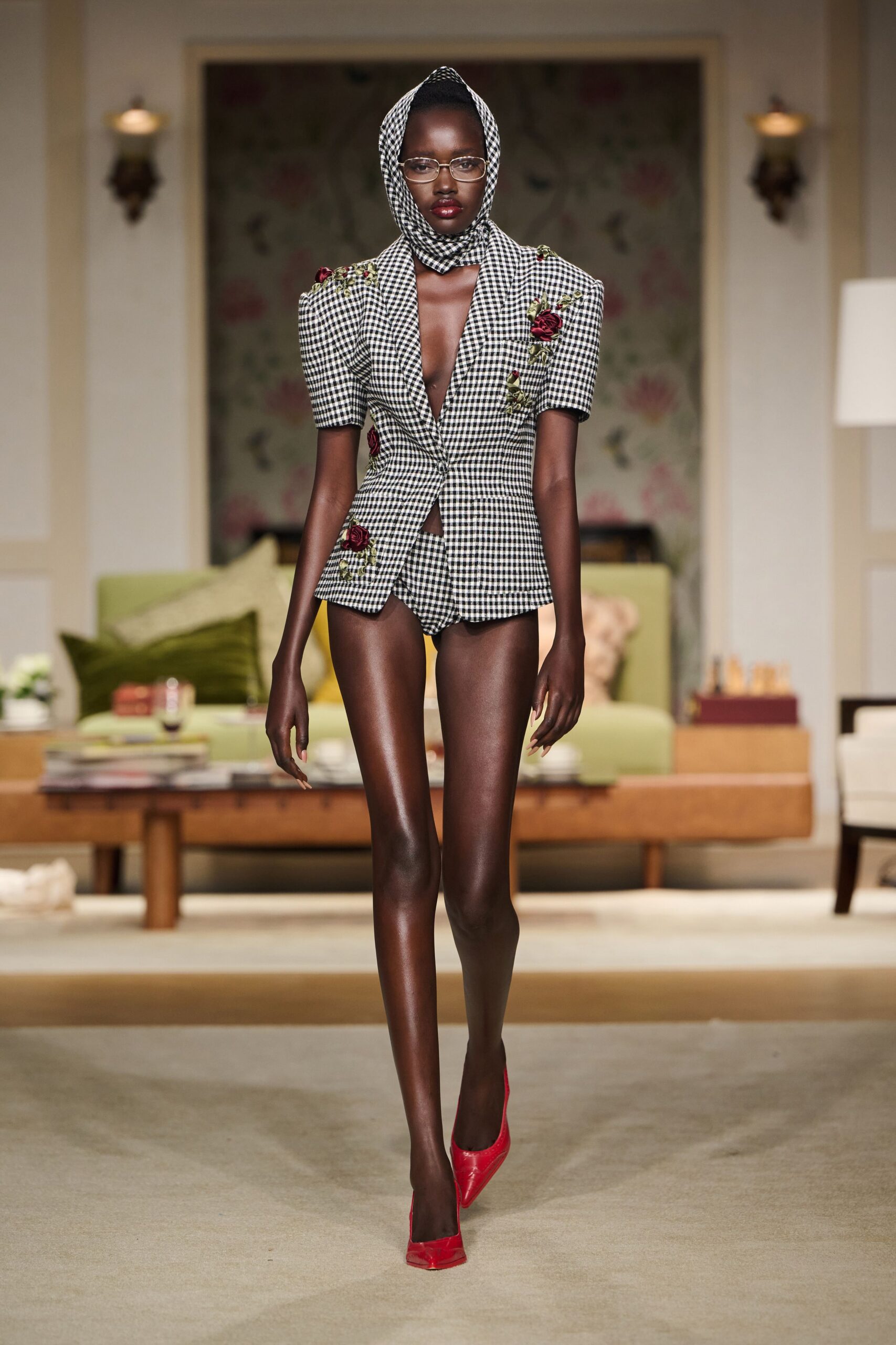 black cotton short-sleeve v-neck fitted checked embroidered blazer