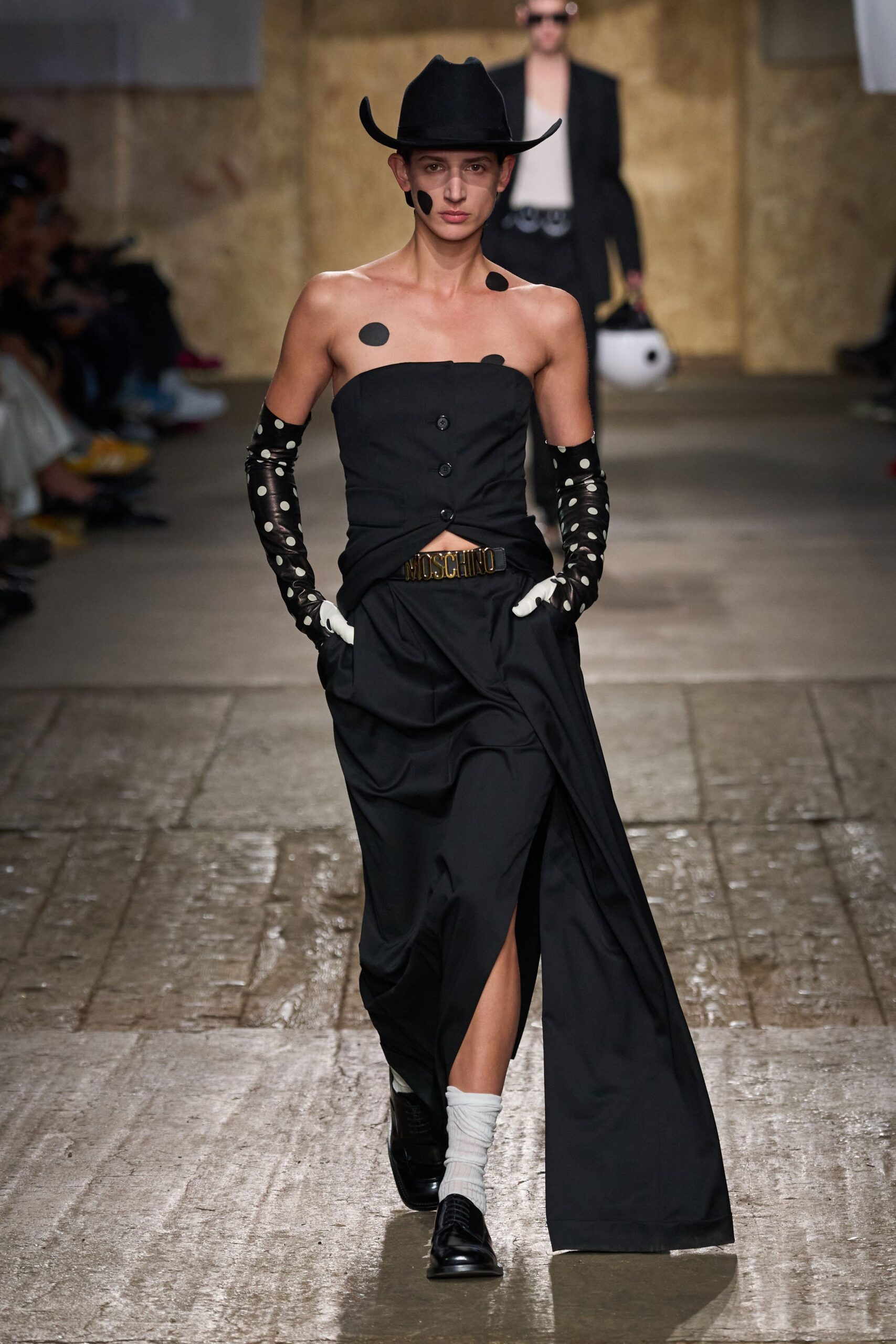 black strapless gown with gloves