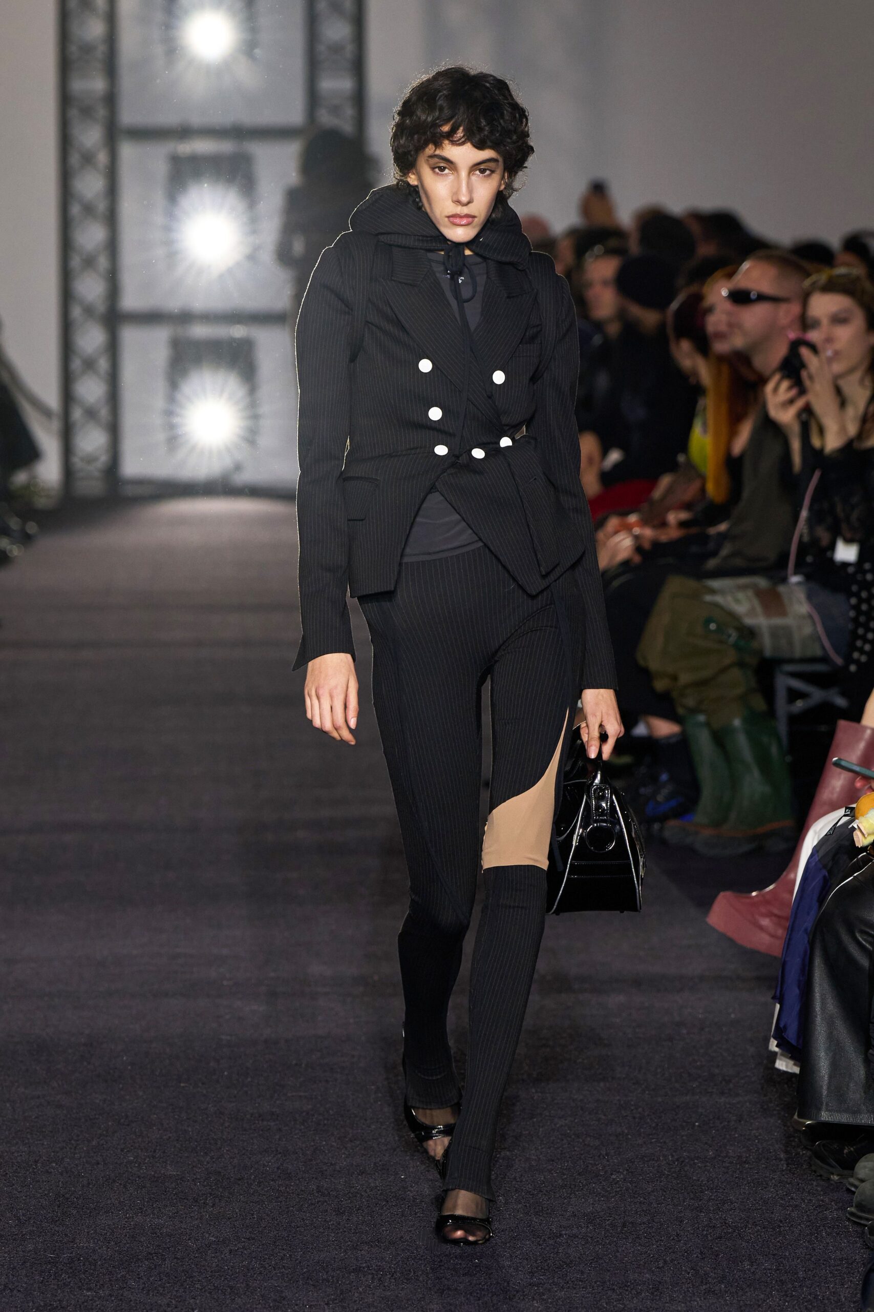 black cotton long-sleeve collared fitted buttoned blazer