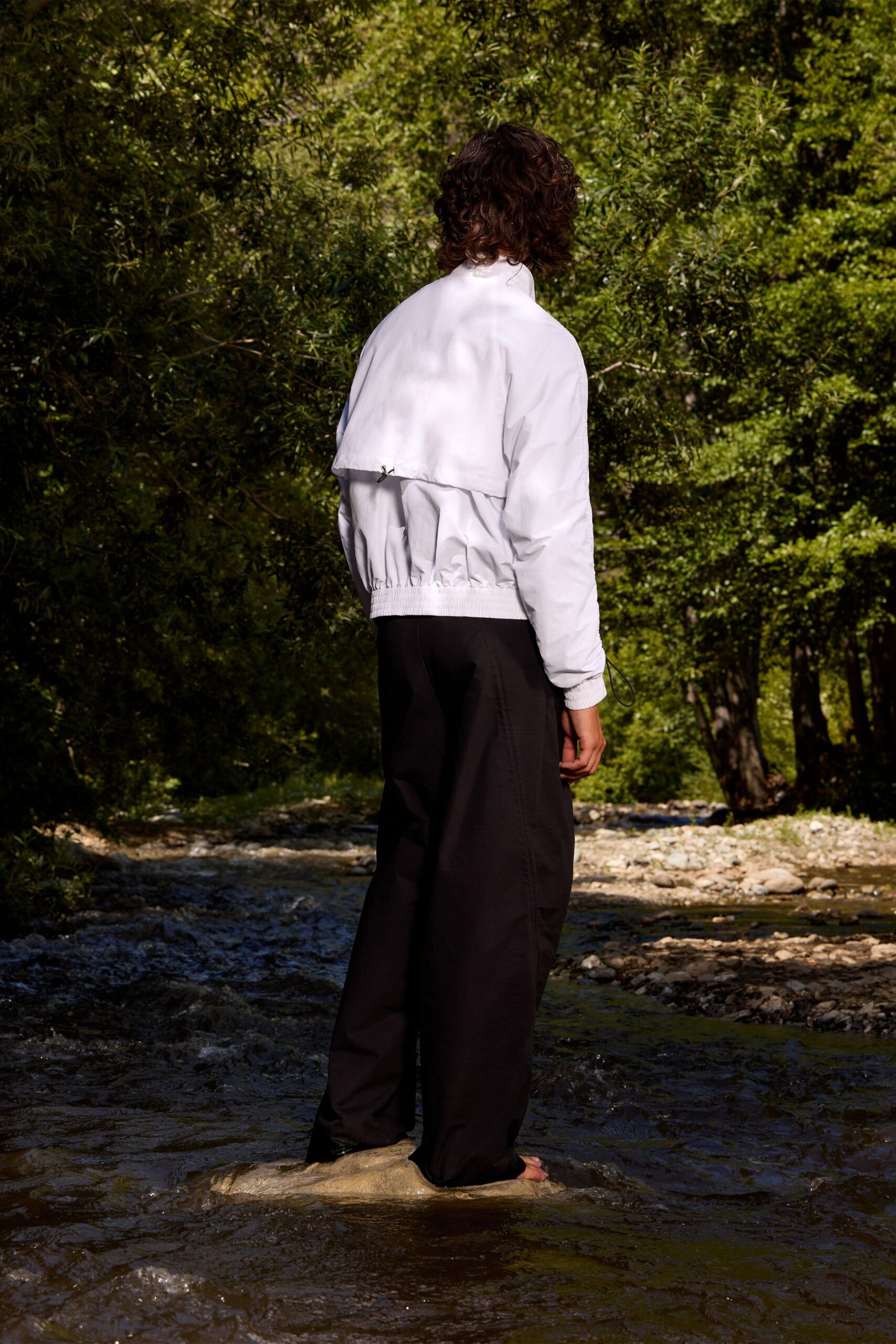 white cotton long-sleeve collared relaxed zippered cropped jacket