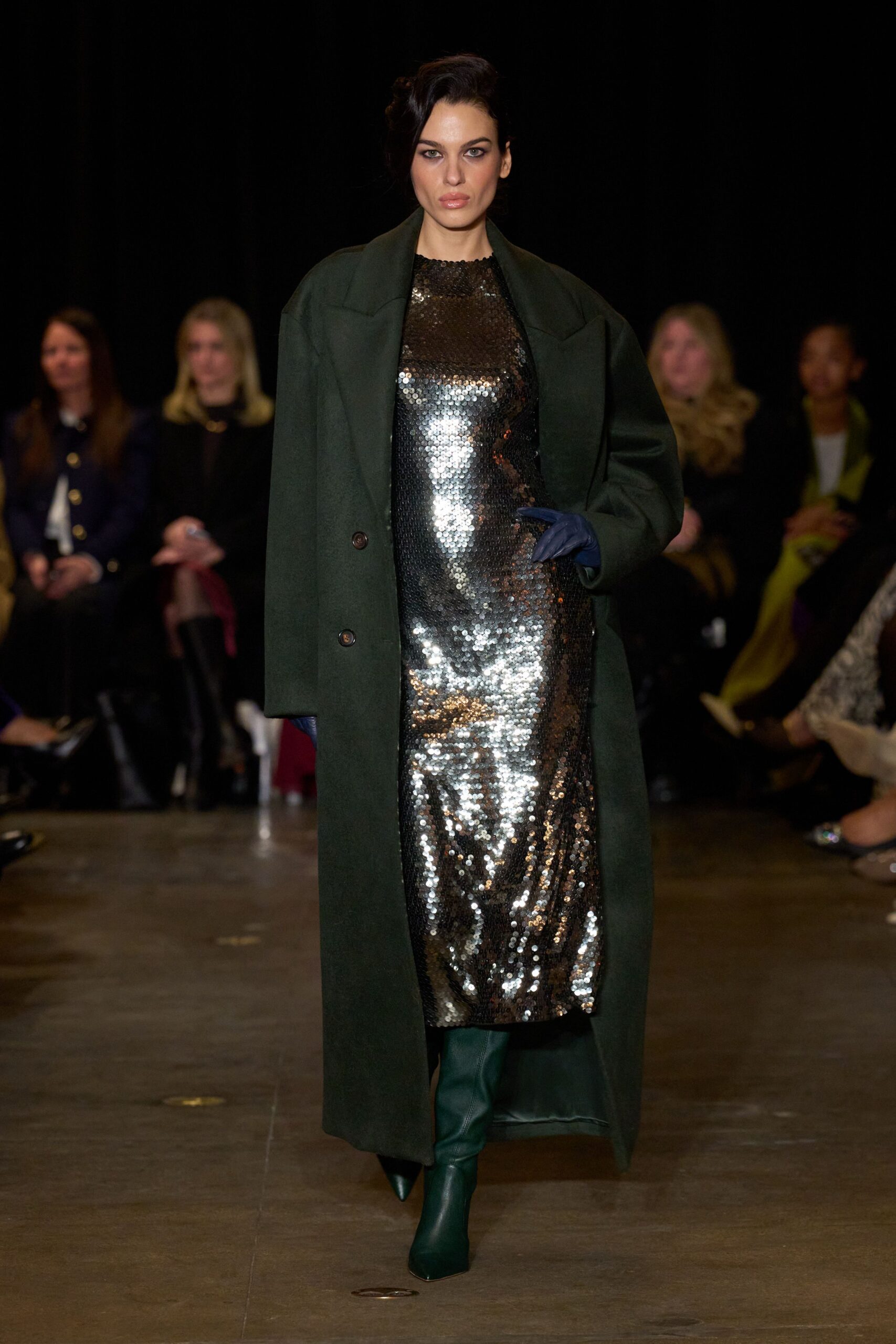 green wool long-sleeve collared relaxed coat