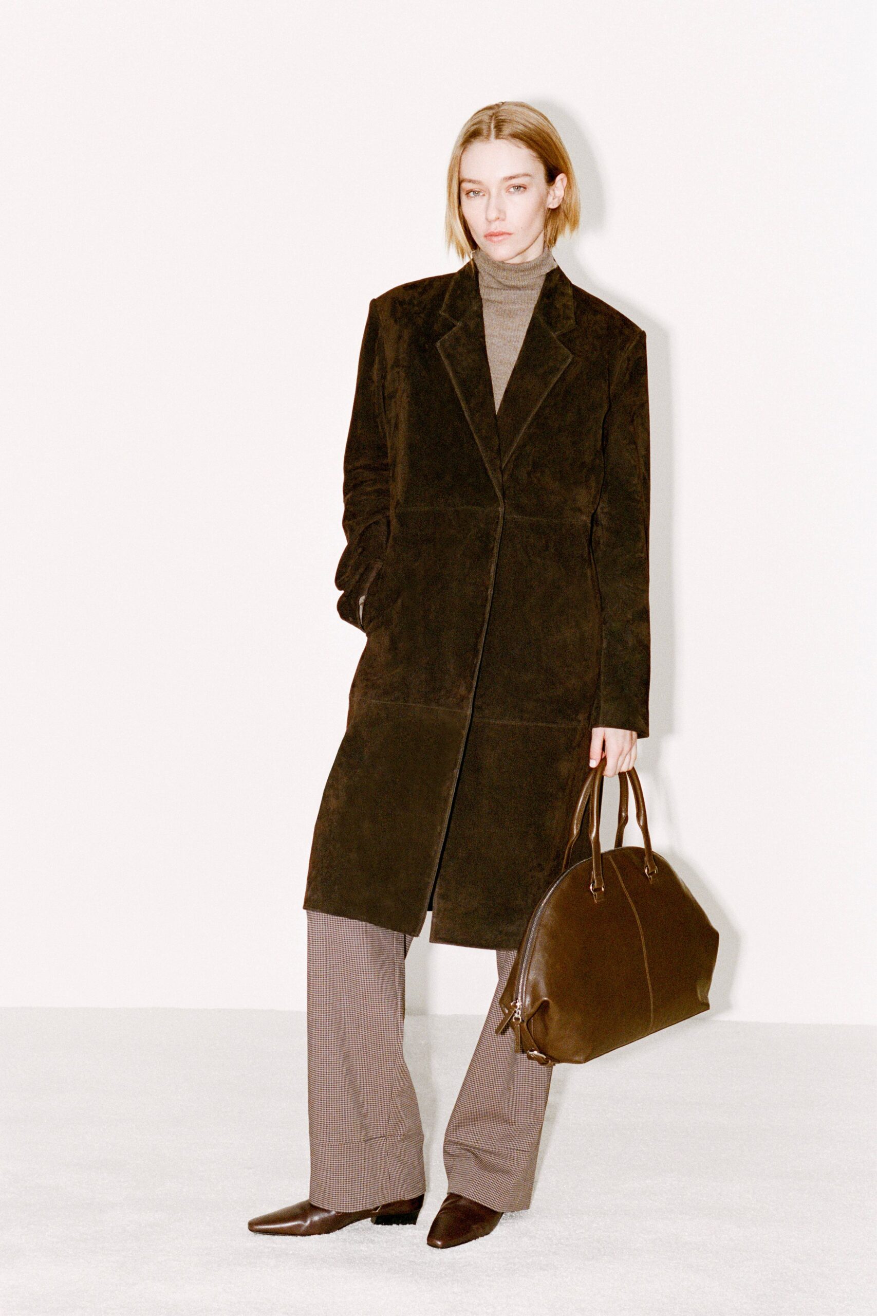 brown suede long-sleeve collared fitted coat