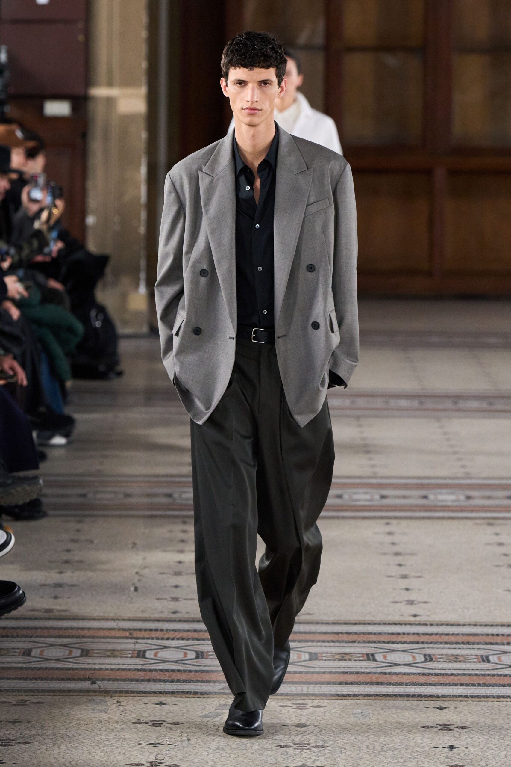 gray wool long-sleeve collared structured blazer