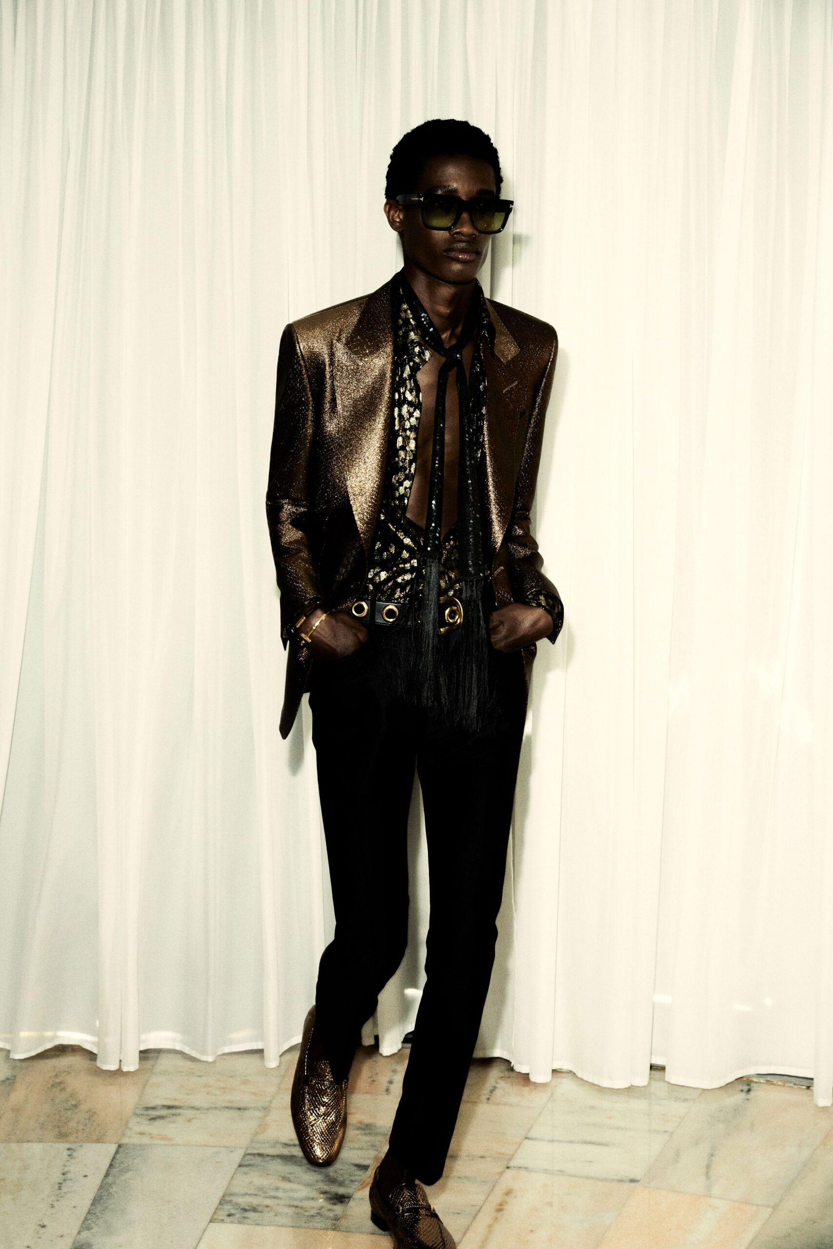 black silk long-sleeve v-neck fitted sequined shirt
