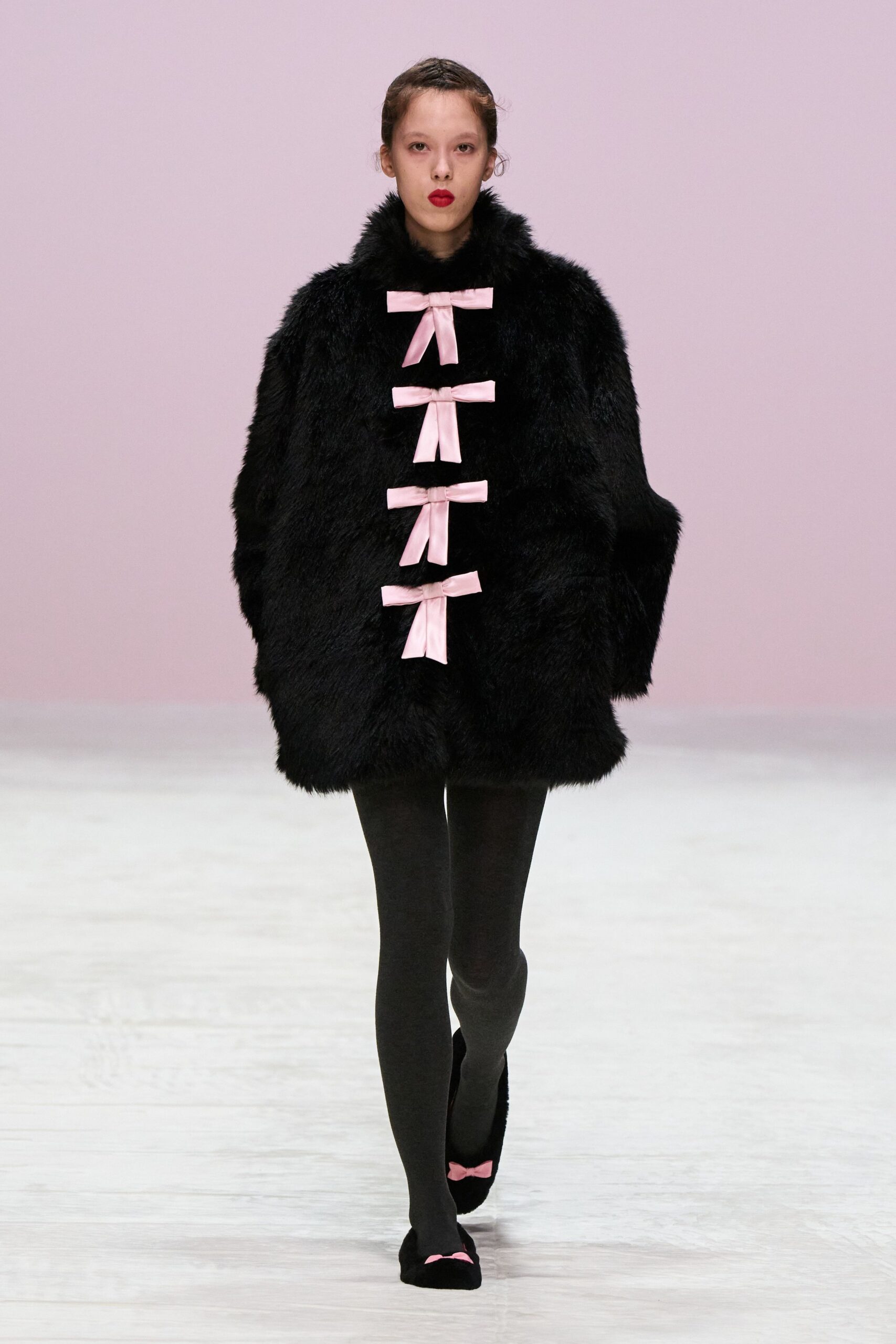 black faux-fur long-sleeve relaxed buttoned coat