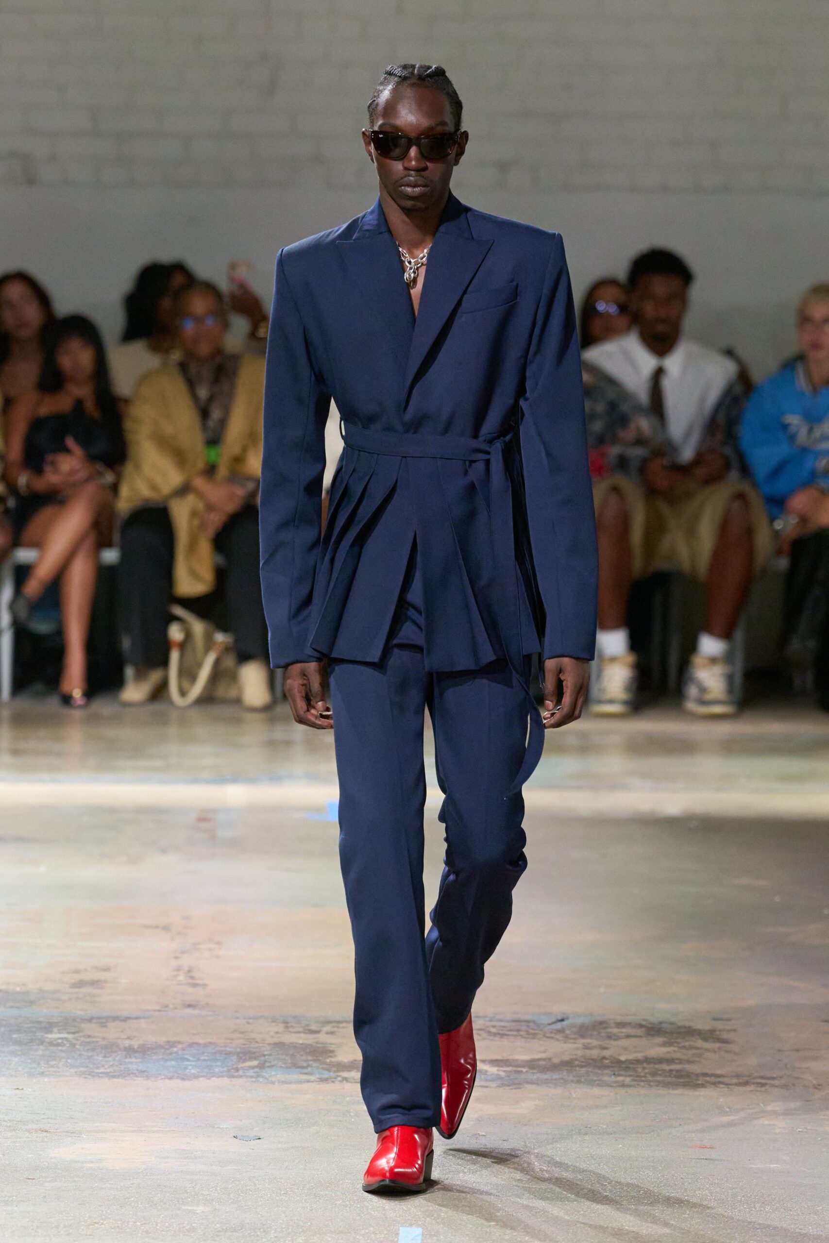 blue cotton long-sleeve collared tailored pleated belted suit