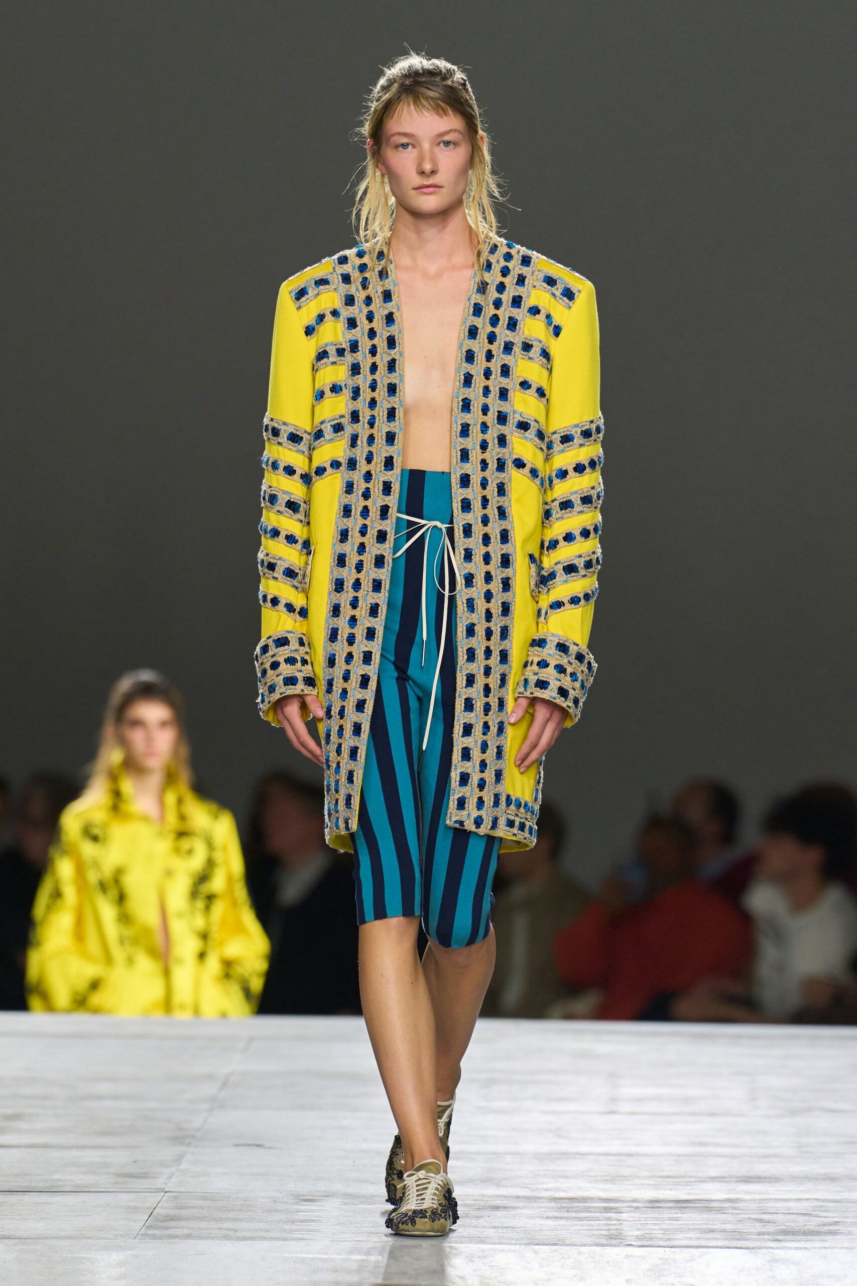 yellow cotton long-sleeve collared relaxed embroidered buttoned coat