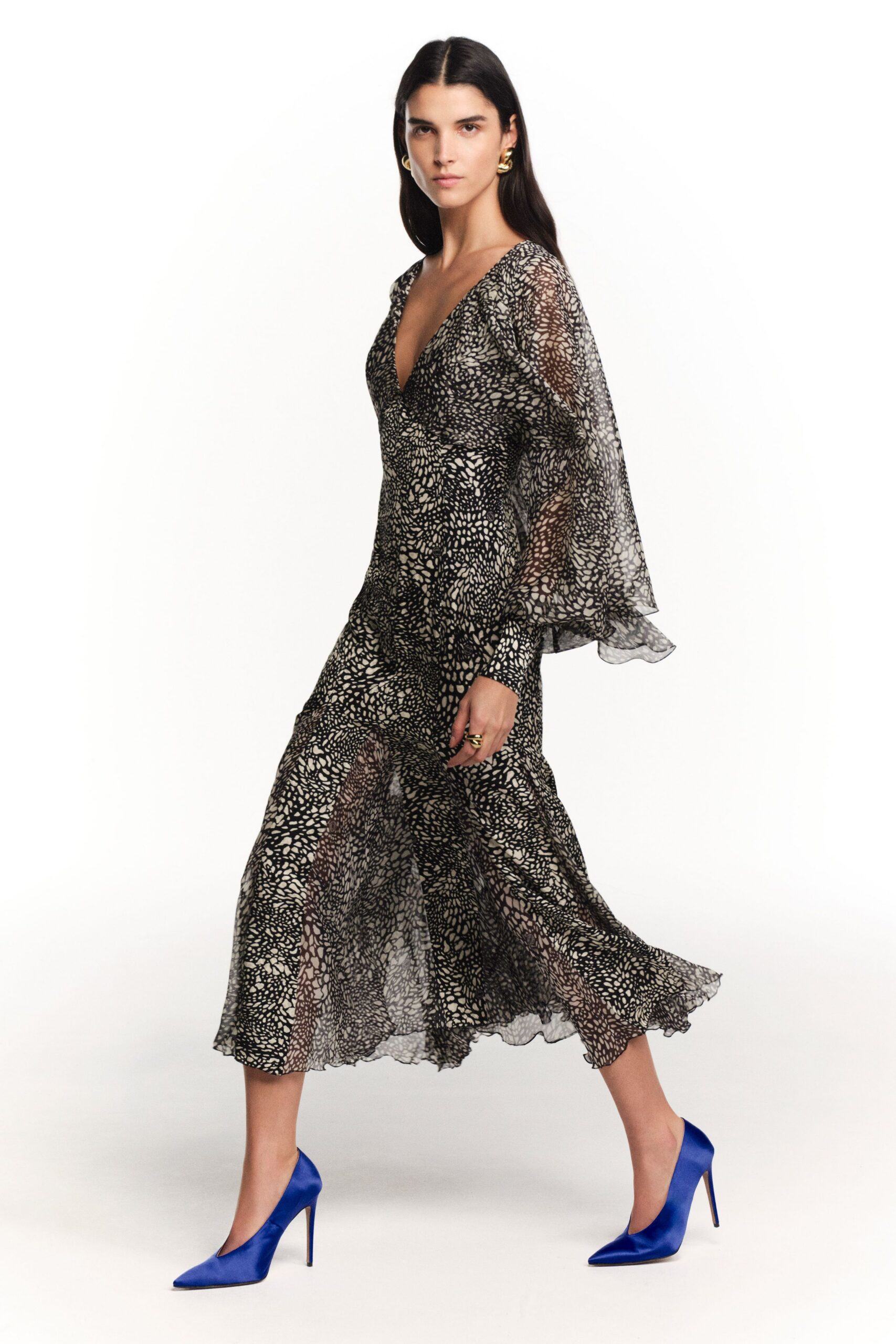 black chiffon long-sleeve v-neck fitted flared printed dress