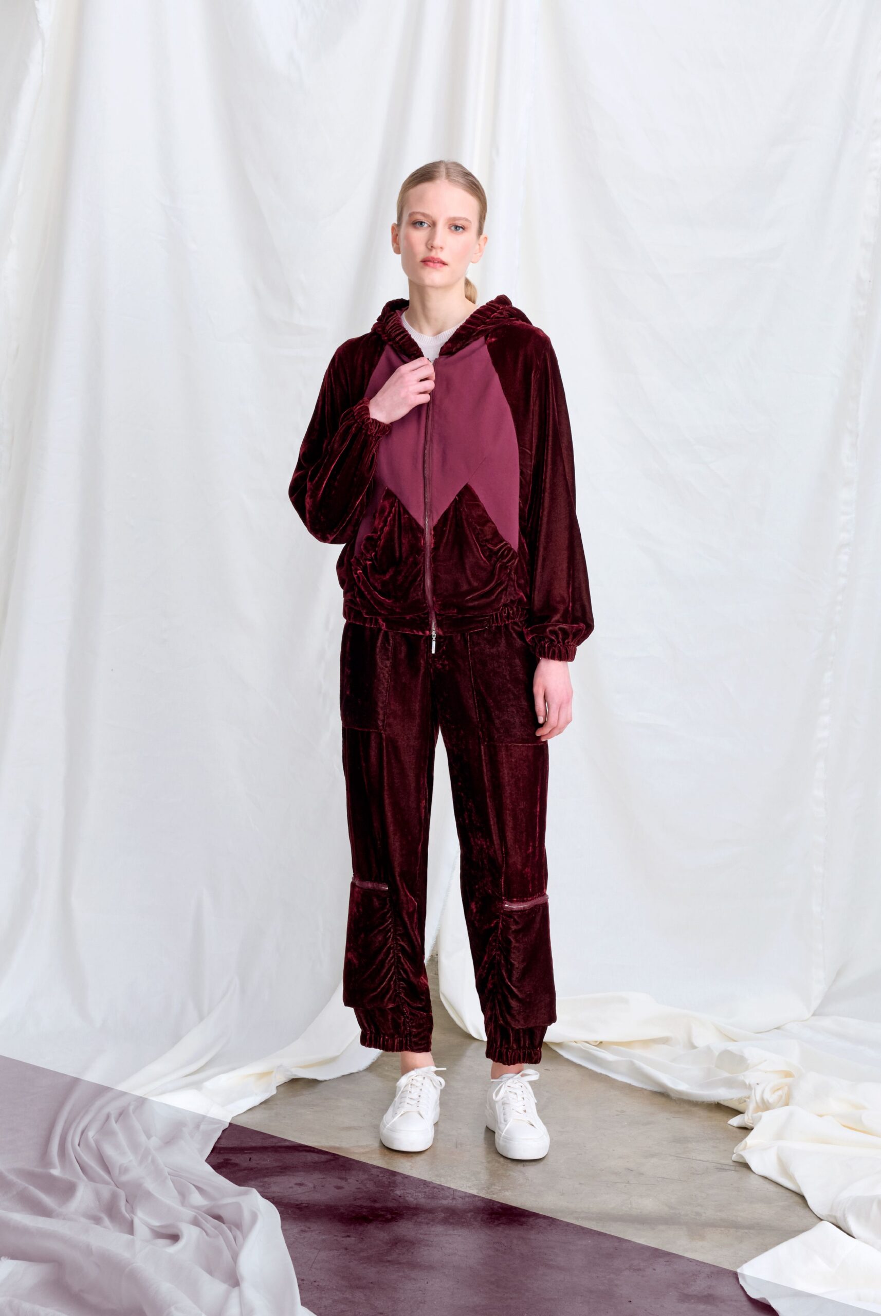 maroon velvet relaxed pockets pants