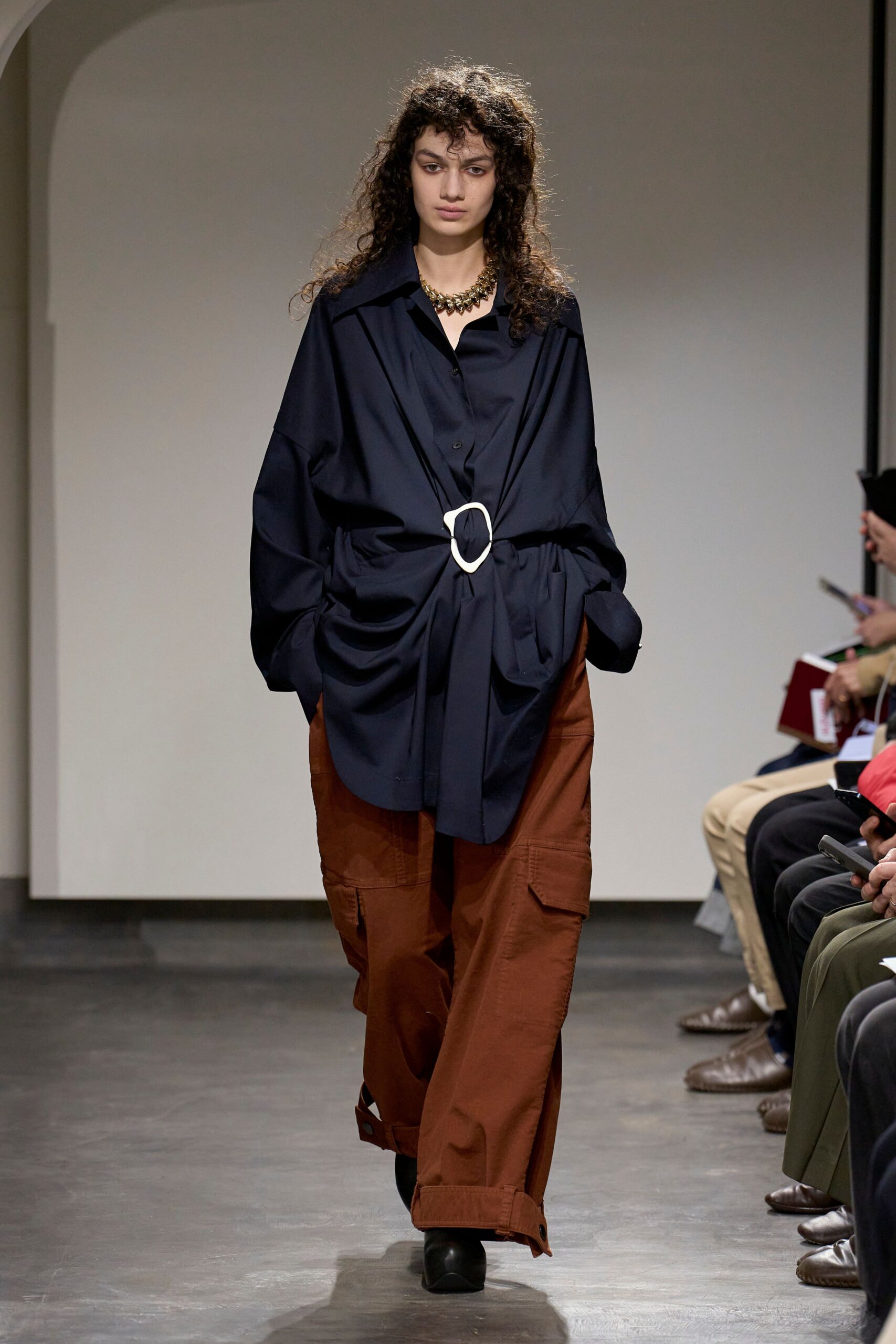 brown cotton relaxed cargo pants