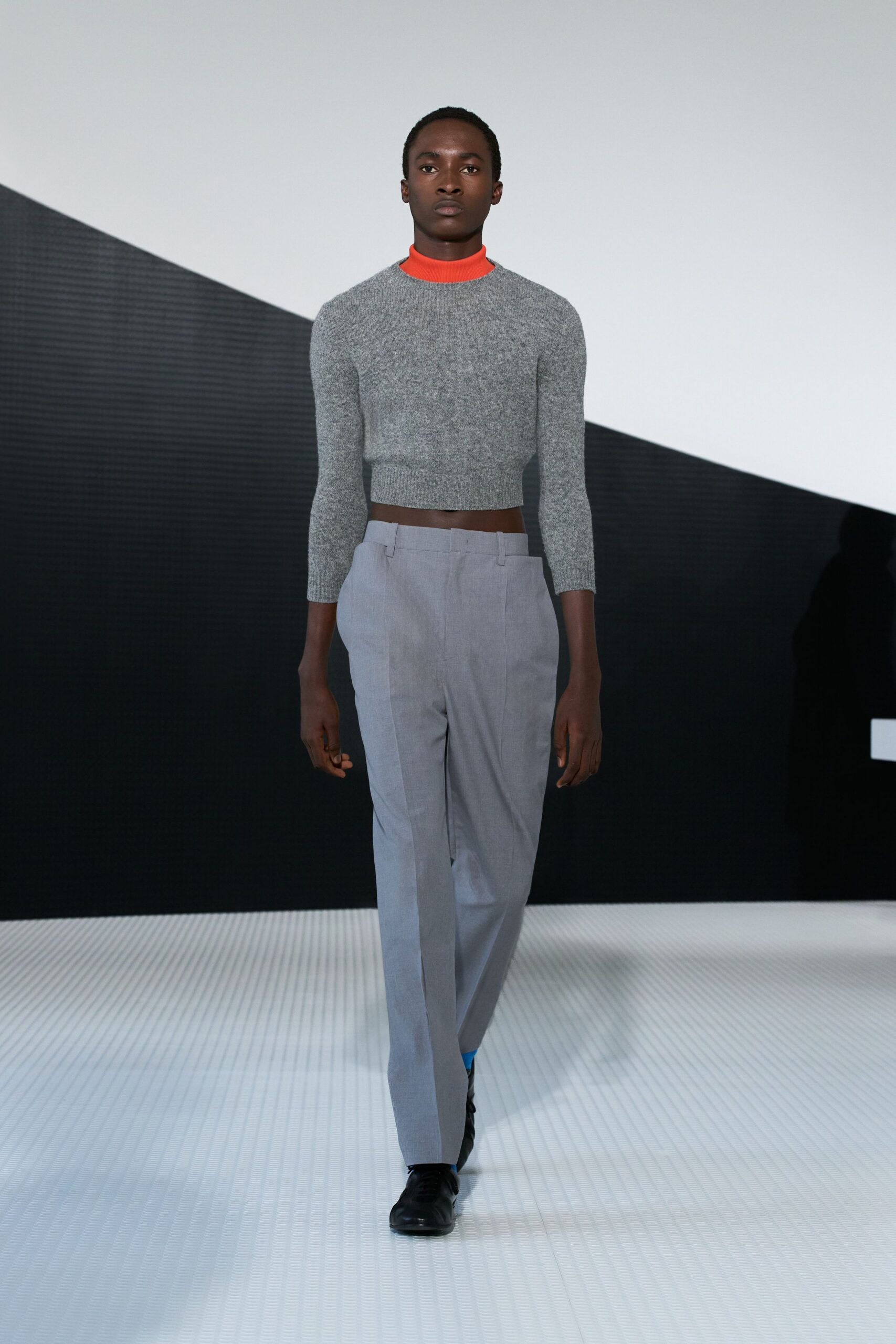 gray wool long-sleeve collared fitted cropped sweater