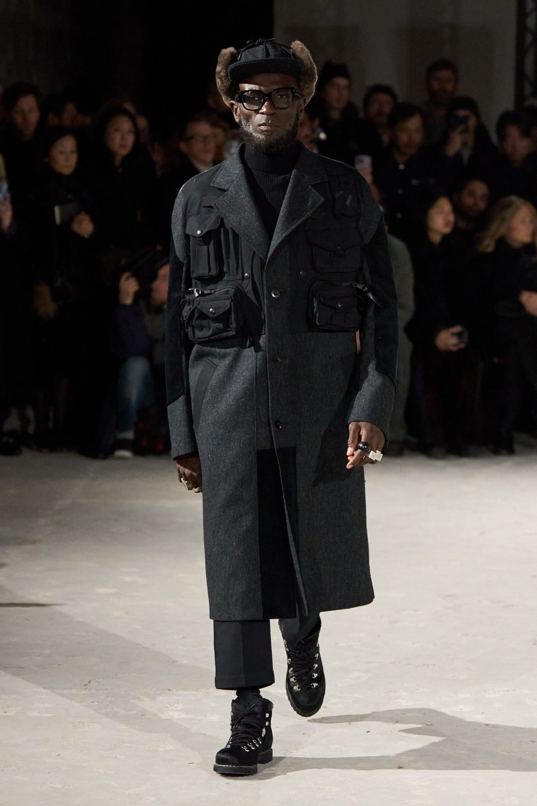 gray wool long-sleeve collared relaxed pockets buttoned coat