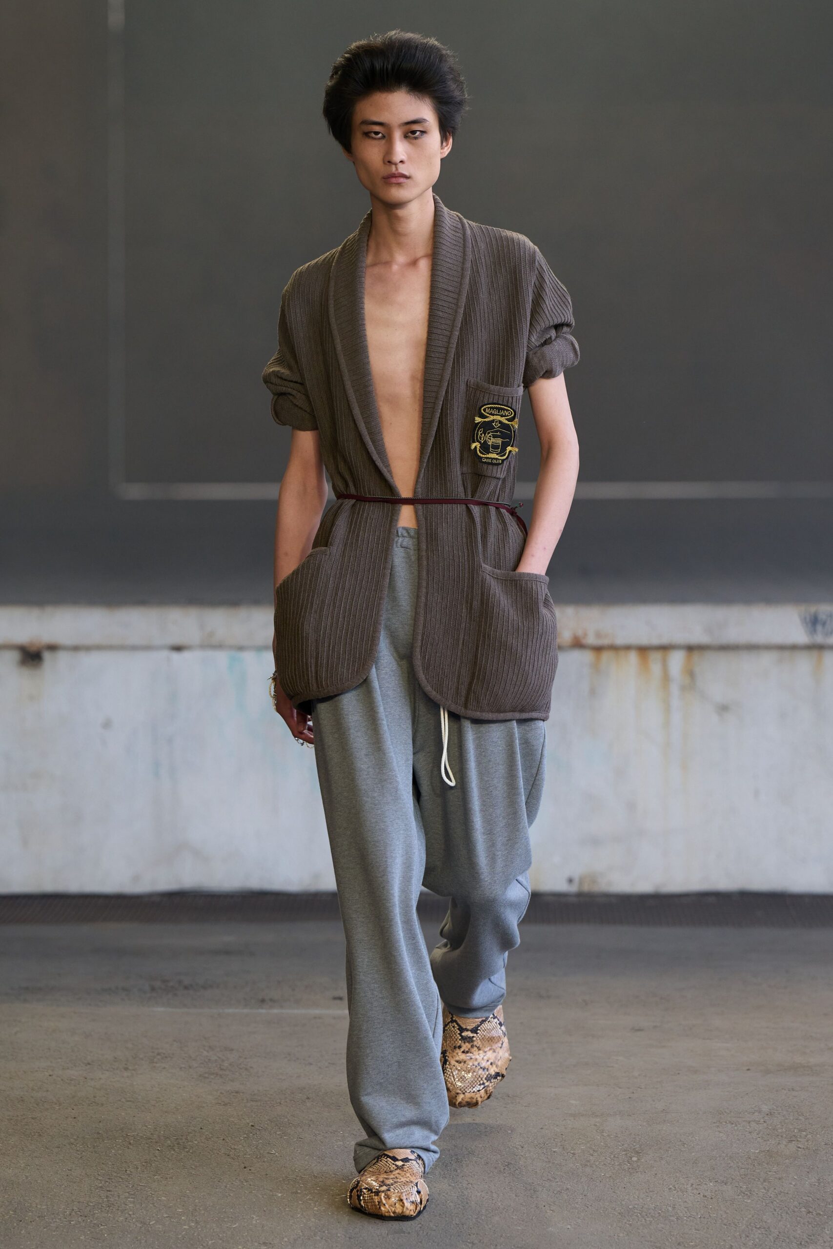brown cotton short-sleeve v-neck relaxed pockets jacket