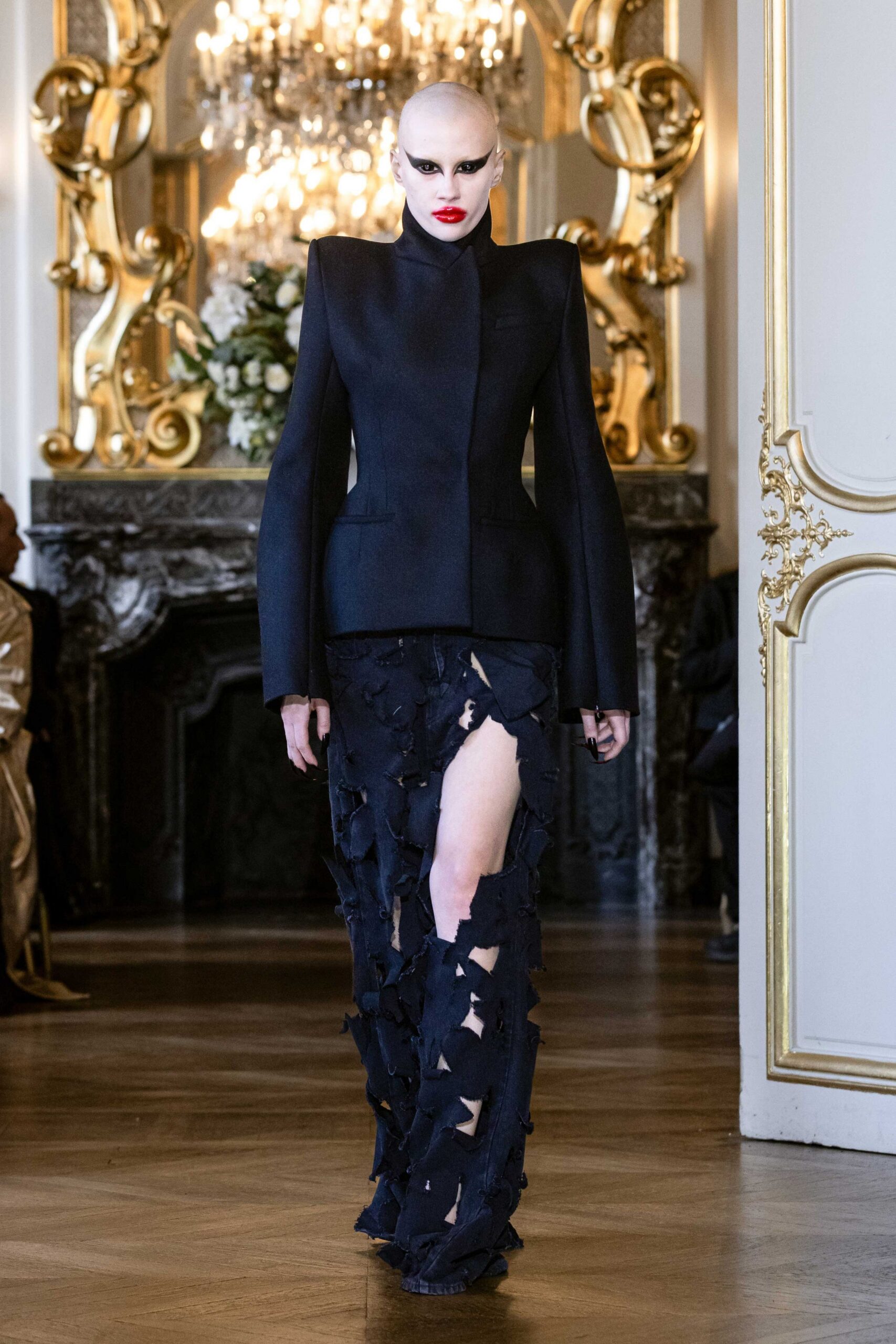 black cotton asymmetric fitted high-waisted fringed skirt