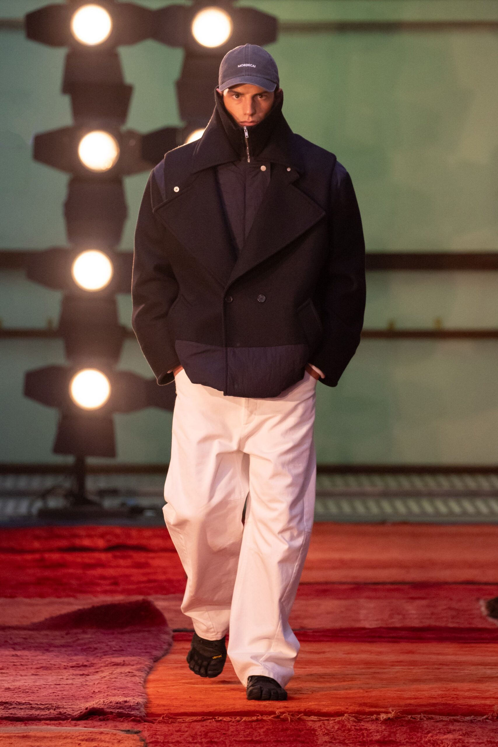 black cotton long-sleeve collared structured zippered jacket