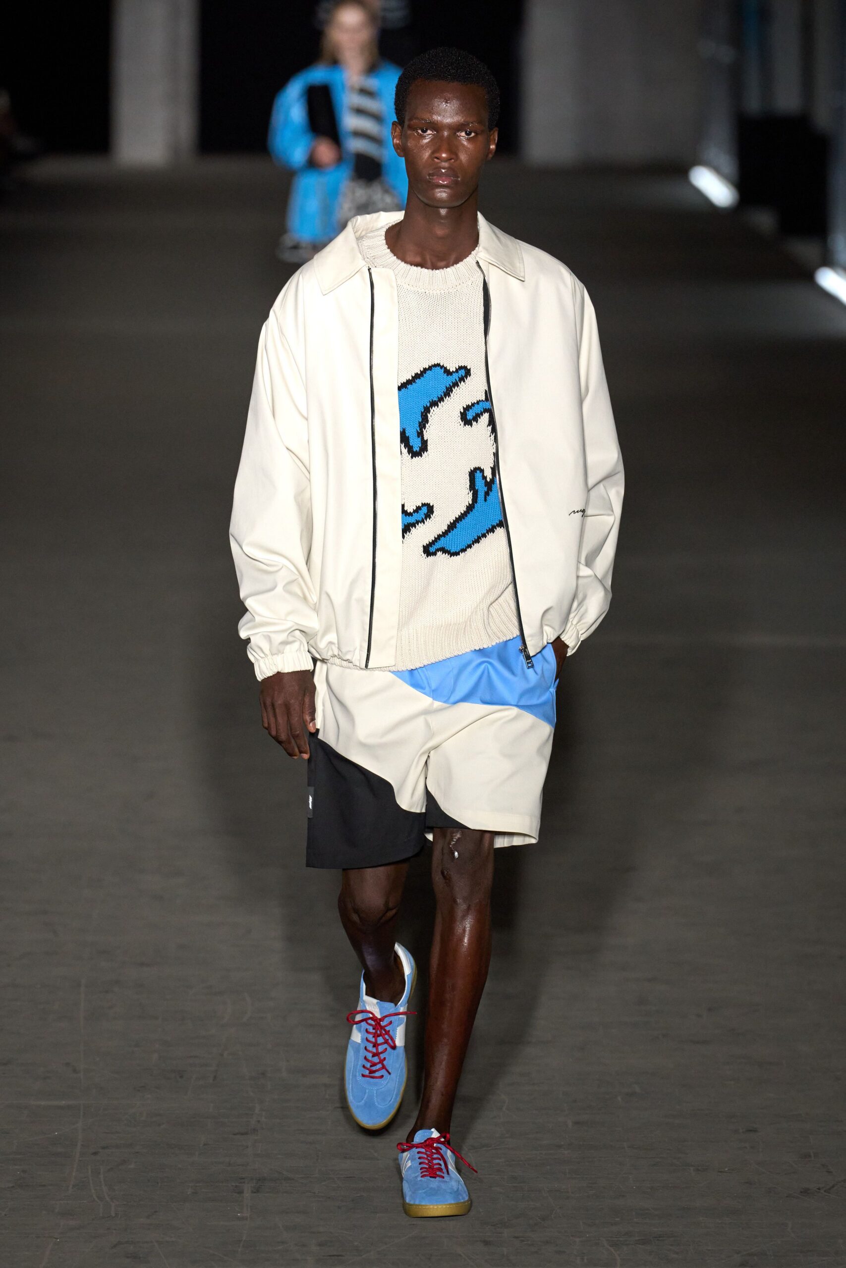 white cotton short-sleeve collared fitted printed sweater