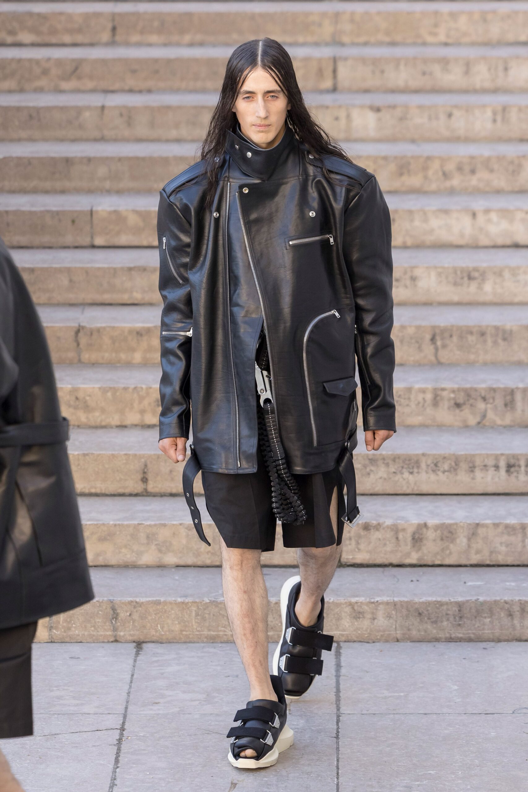 black leather long-sleeve collared oversized zippered jacket
