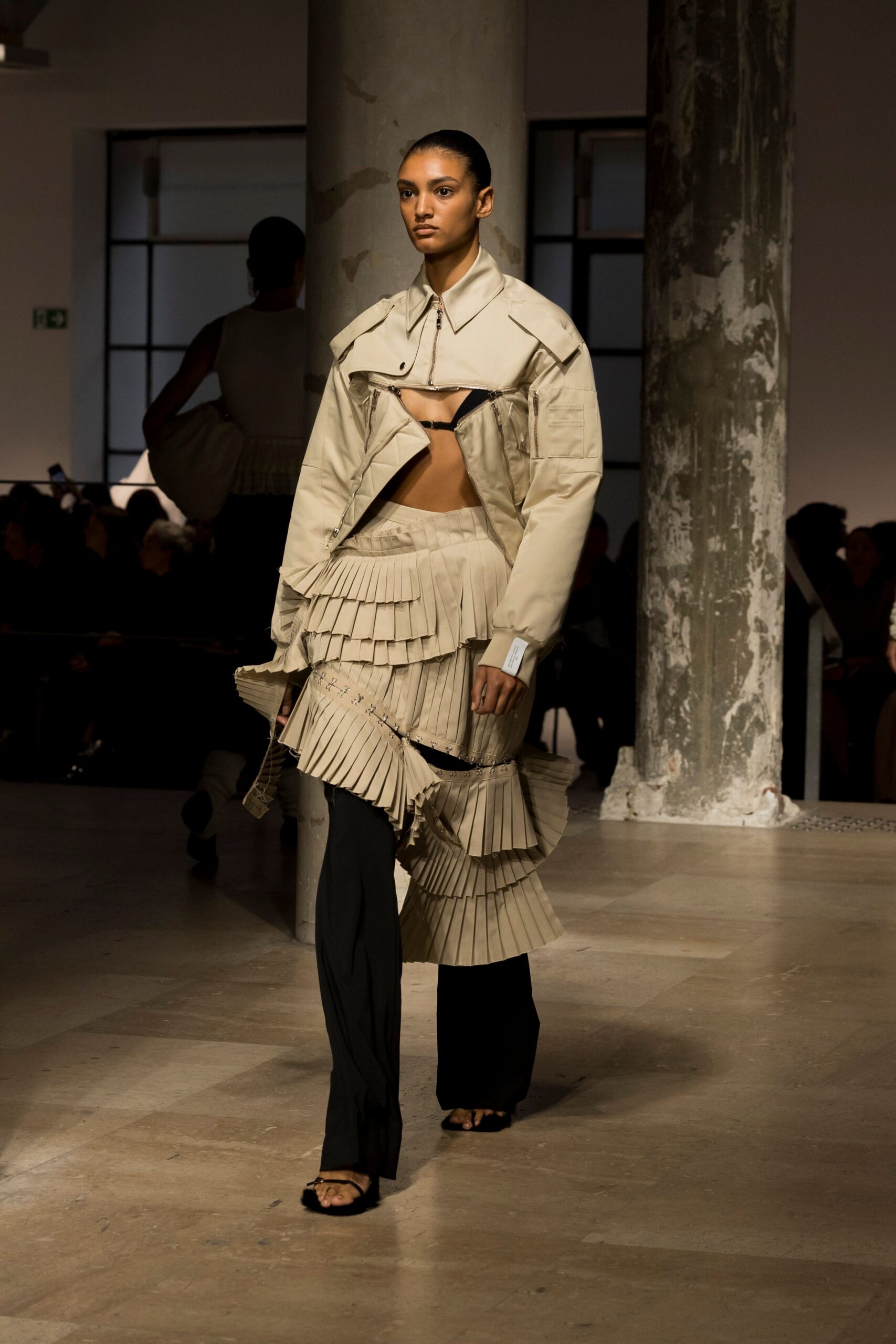 beige cotton long-sleeve collared structured zippered jacket