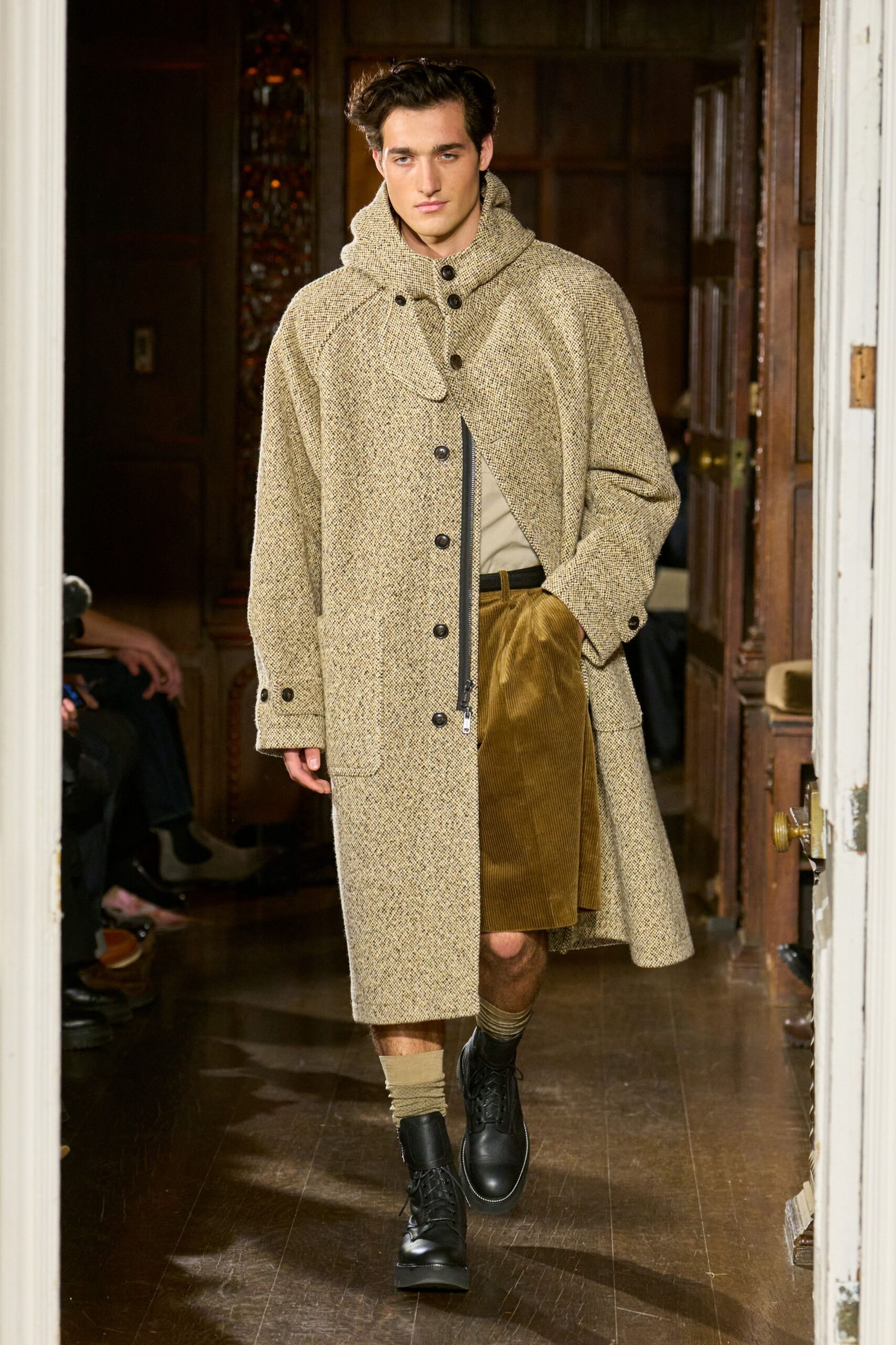 beige wool long-sleeve collared relaxed buttoned coat